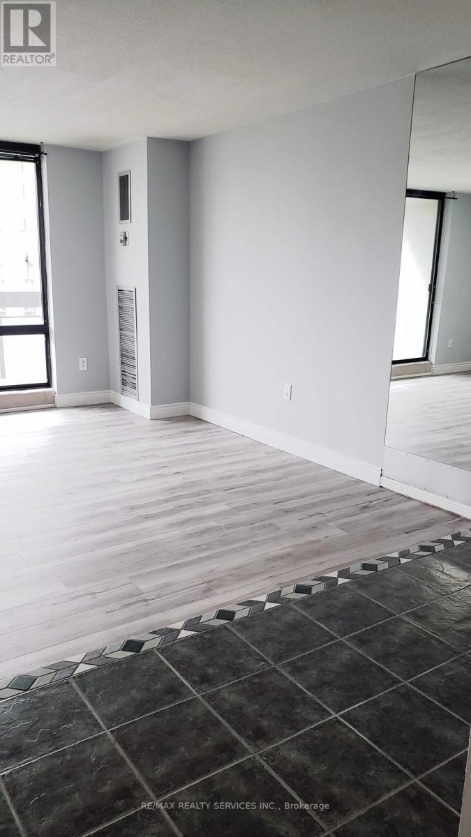 711 - 177 Linus Road, Toronto, Ontario  M2J 4S5 - Photo 11 - C13537444