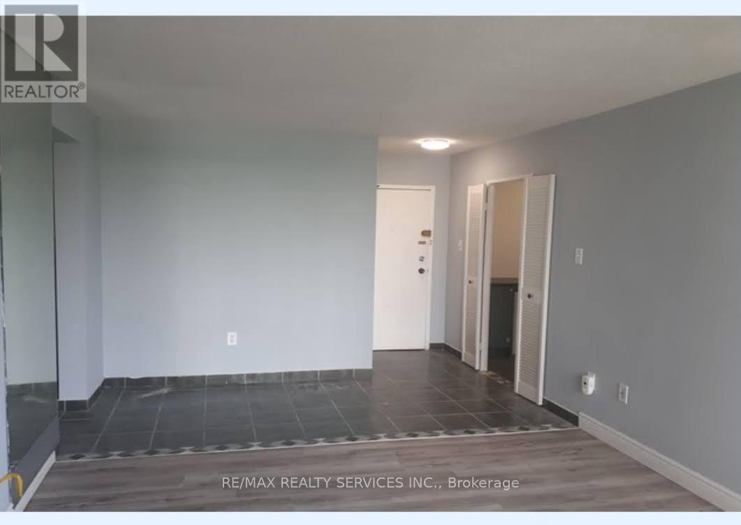 711 - 177 Linus Road, Toronto, Ontario  M2J 4S5 - Photo 3 - C13537444