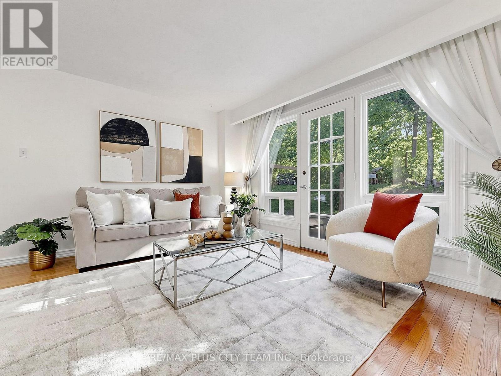60 Tangle Briar Way, Toronto, Ontario M2J 2M4 - Photo 2 - C13537692