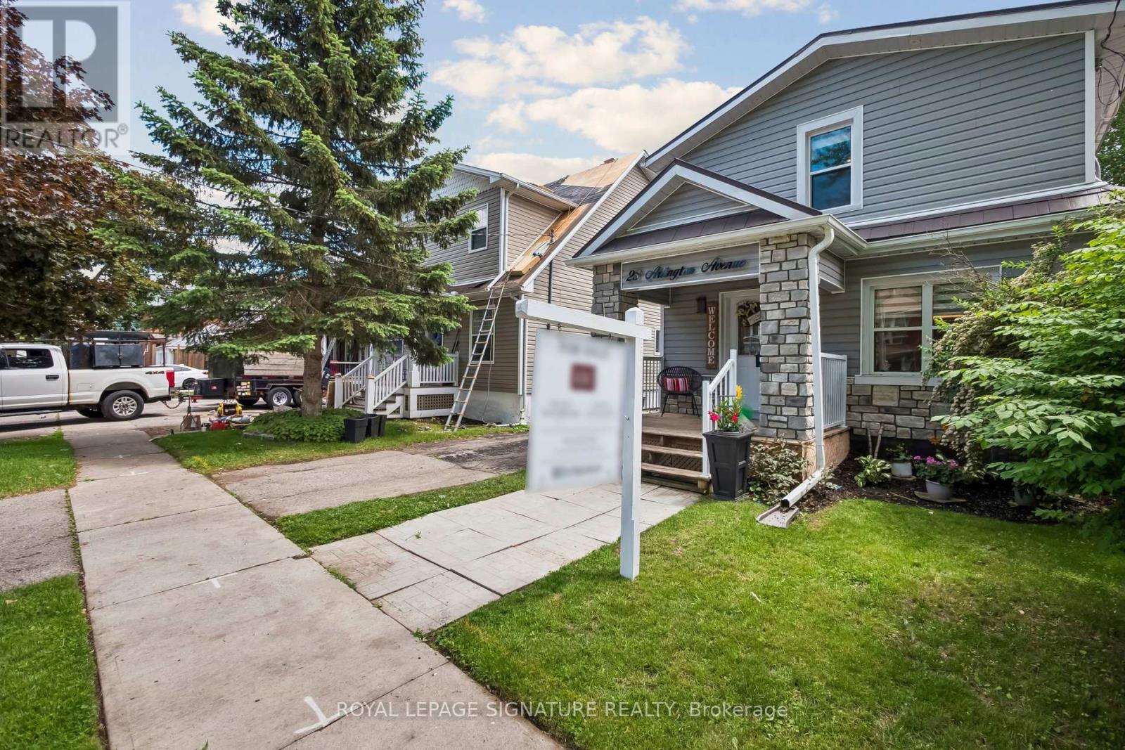 23 Arlington Avenue, Oshawa, Ontario  L1G 2N3 - Photo 2 - E13537368