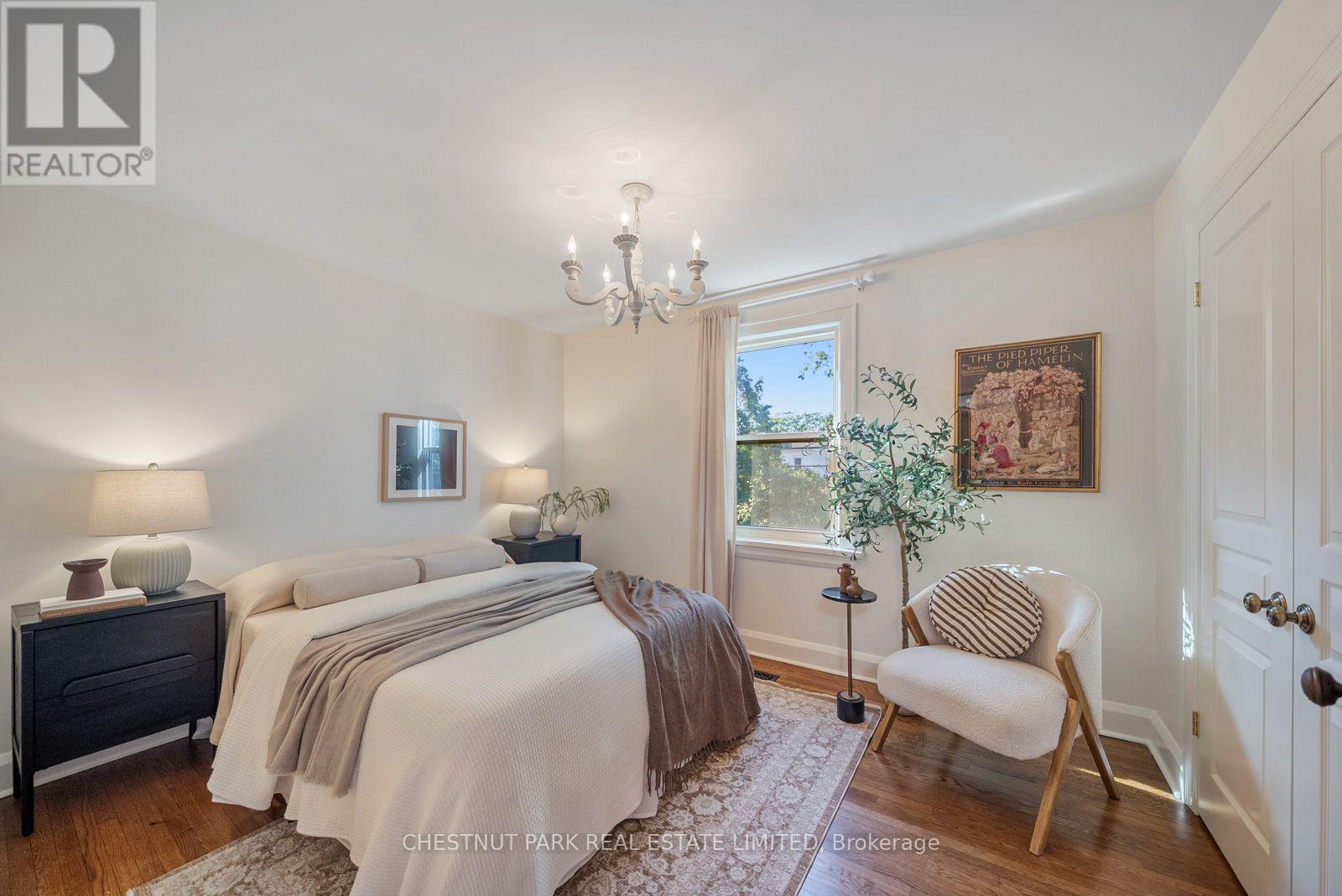 266 Queensdale Avenue, Toronto, Ontario  M4C 2B2 - Photo 19 - E13537532