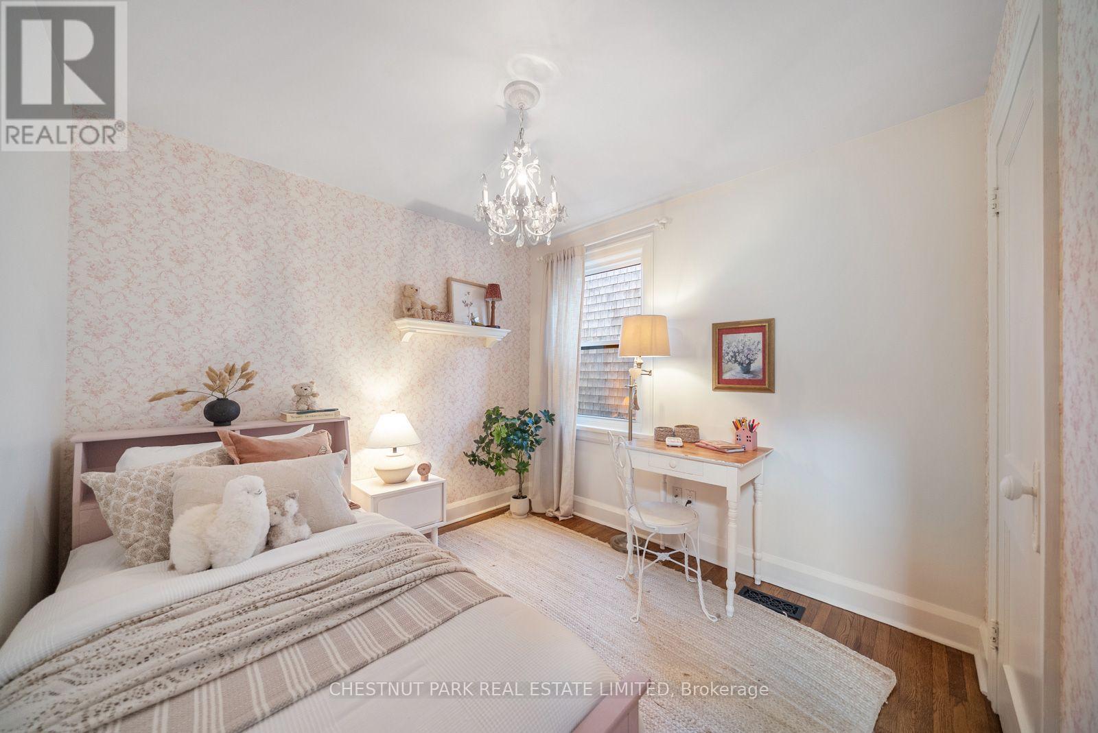 266 Queensdale Avenue, Toronto, Ontario  M4C 2B2 - Photo 21 - E13537532