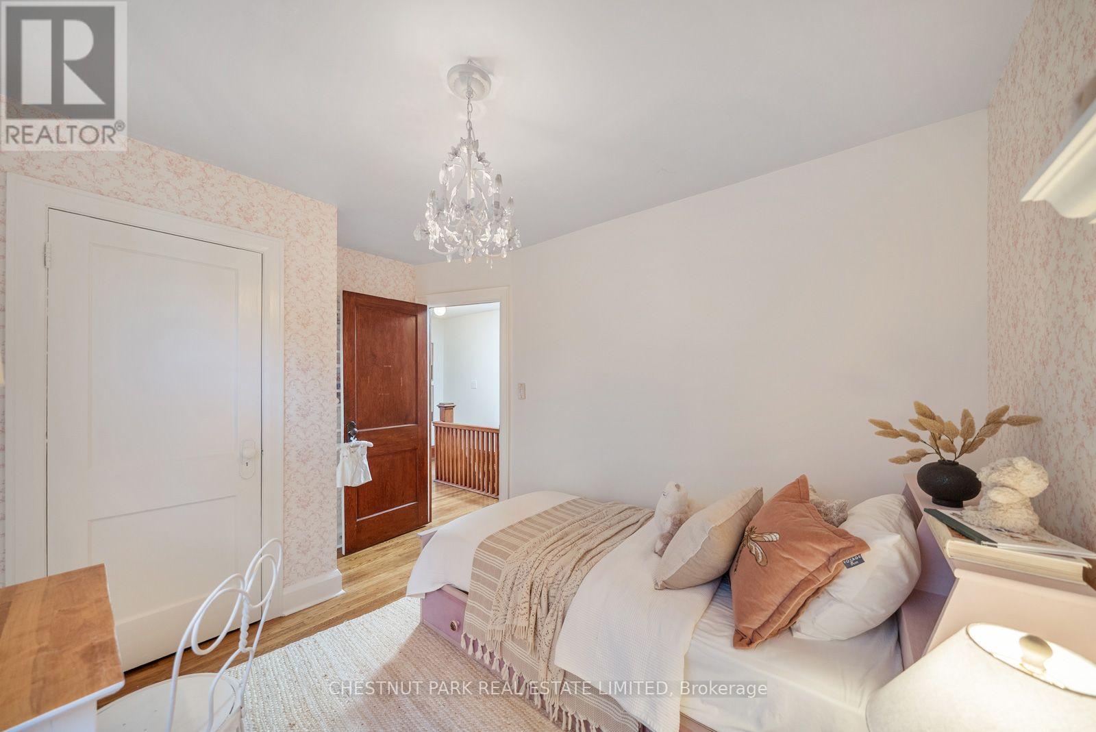 266 Queensdale Avenue, Toronto, Ontario  M4C 2B2 - Photo 22 - E13537532