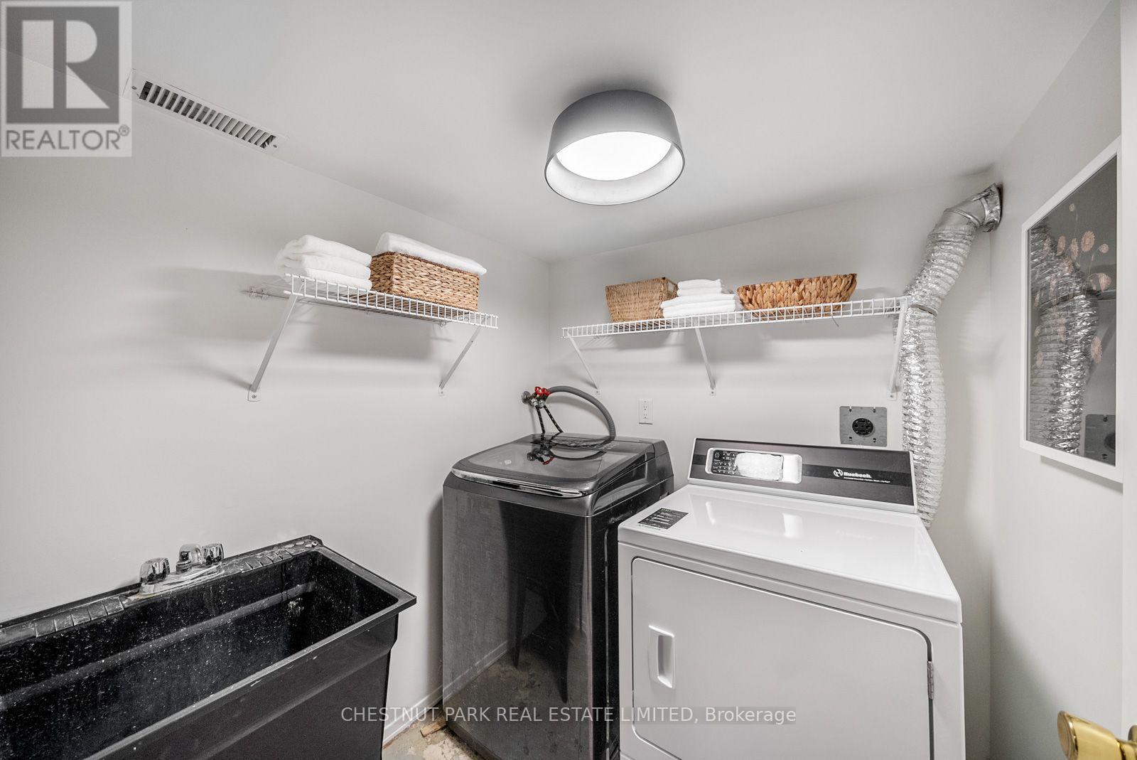 266 Queensdale Avenue, Toronto, Ontario  M4C 2B2 - Photo 33 - E13537532