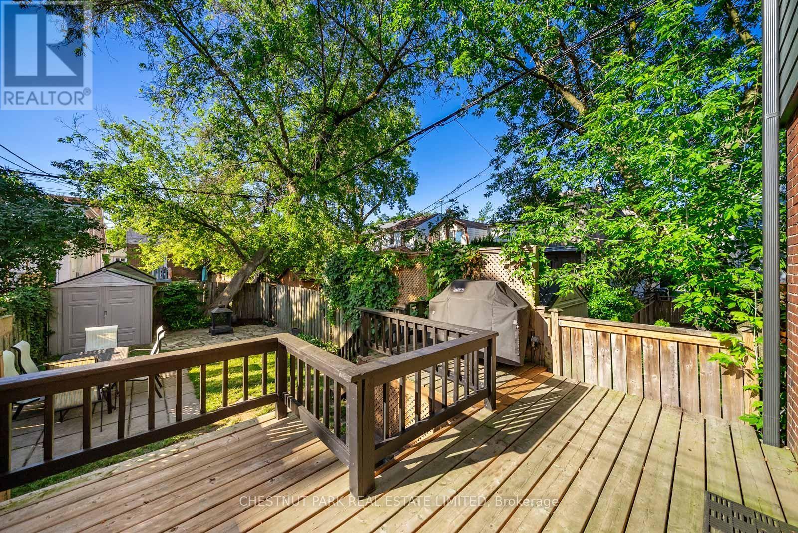 266 Queensdale Avenue, Toronto, Ontario  M4C 2B2 - Photo 34 - E13537532