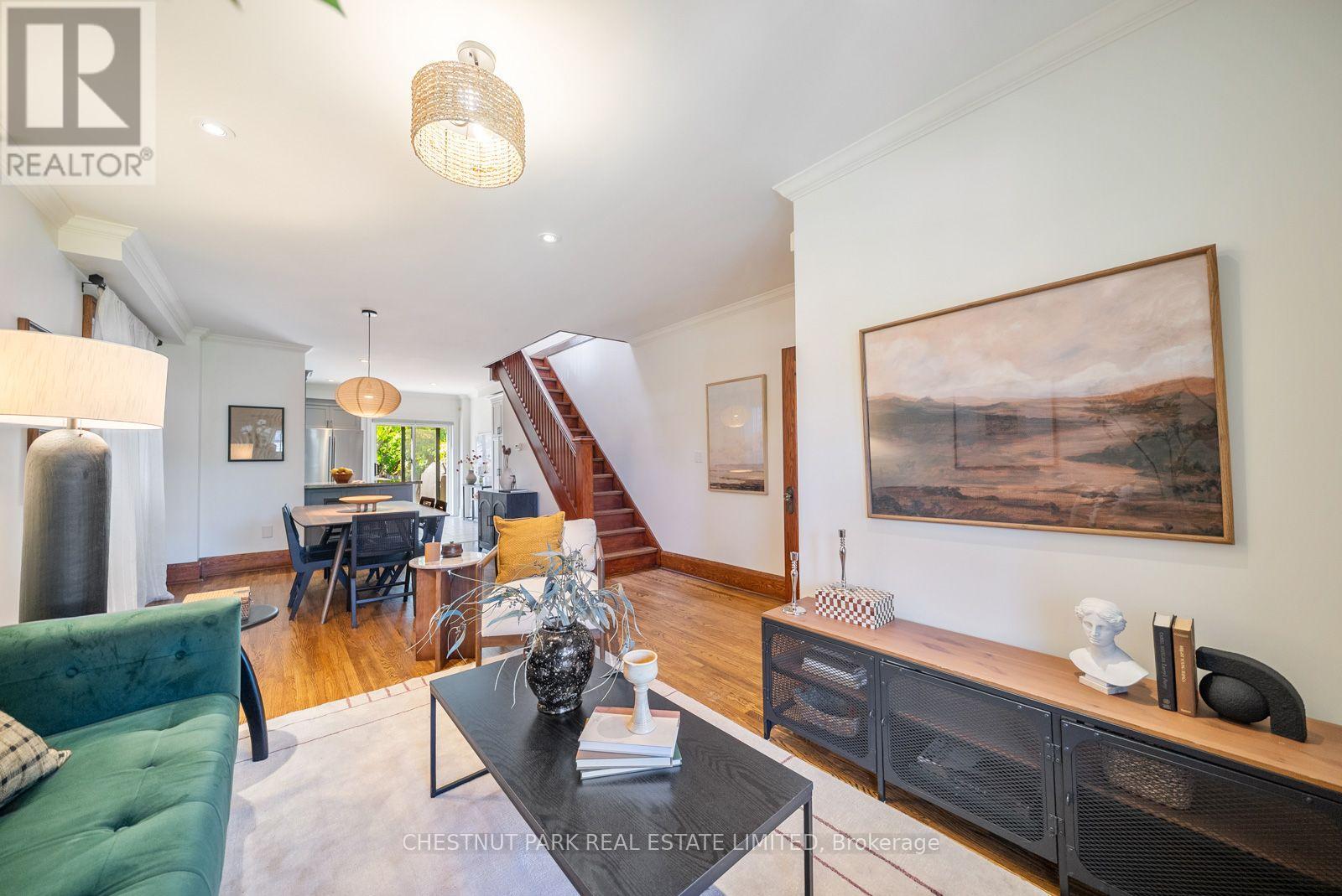 266 Queensdale Avenue, Toronto, Ontario  M4C 2B2 - Photo 7 - E13537532