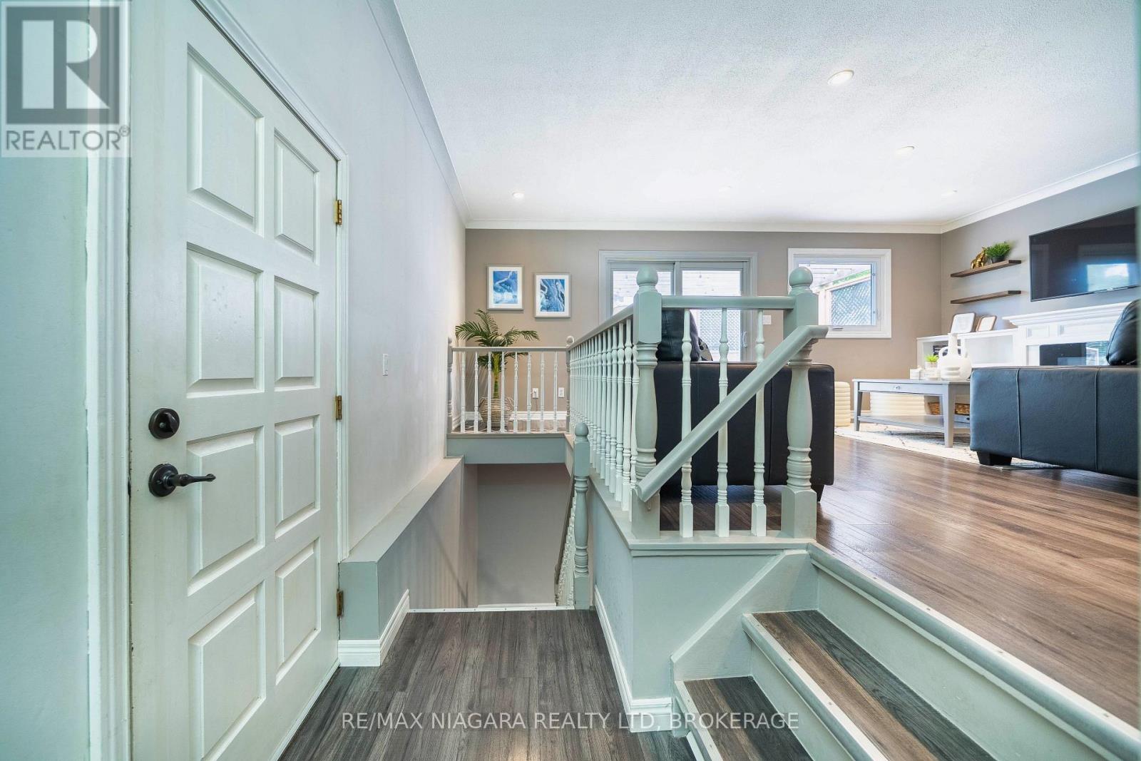 33 Bloomfield Avenue, St. Catharines, Ontario  L2P 1X2 - Photo 4 - X13537322