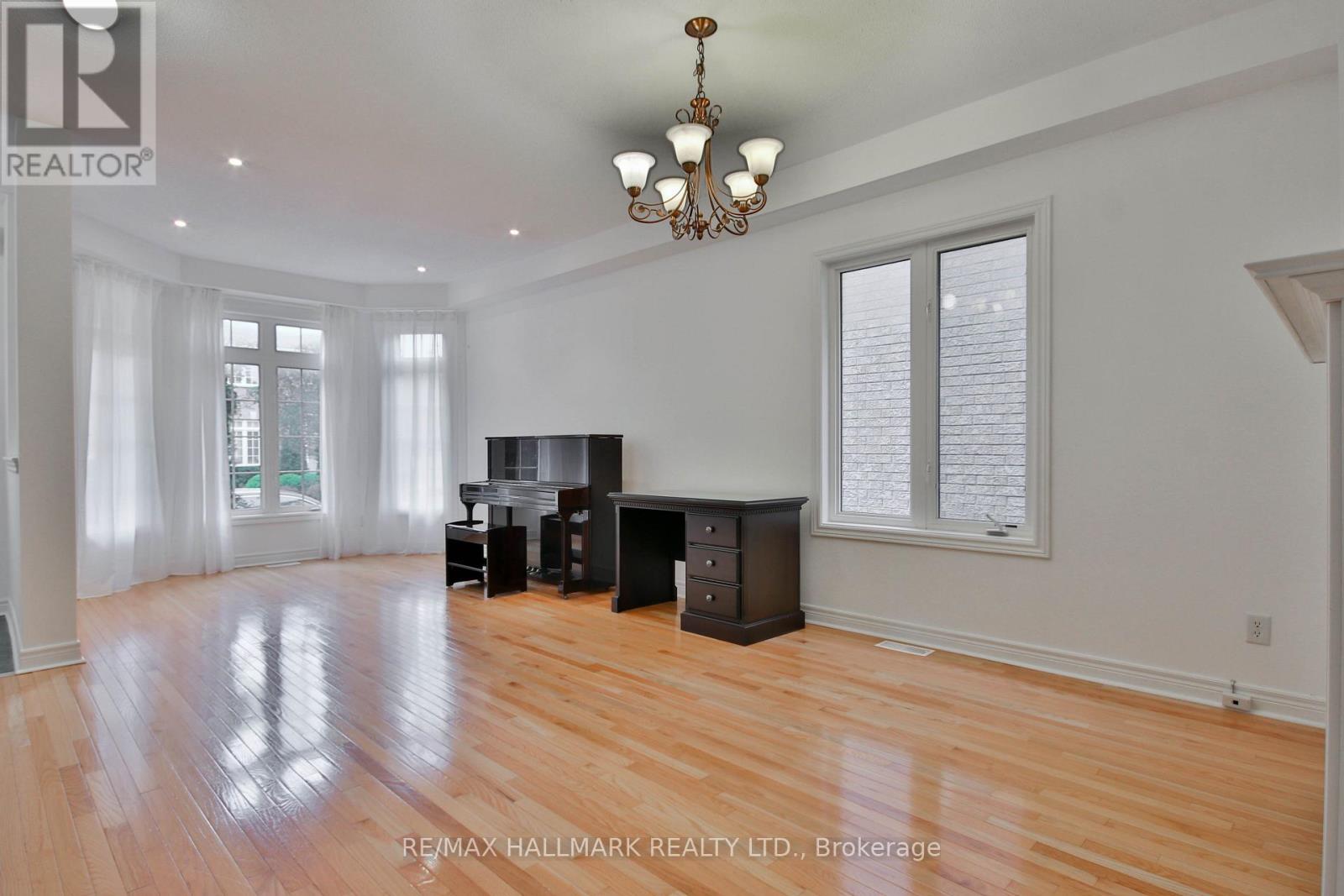 15 Briarglen Road, Markham, Ontario  L6C 2K5 - Photo 8 - N13537522