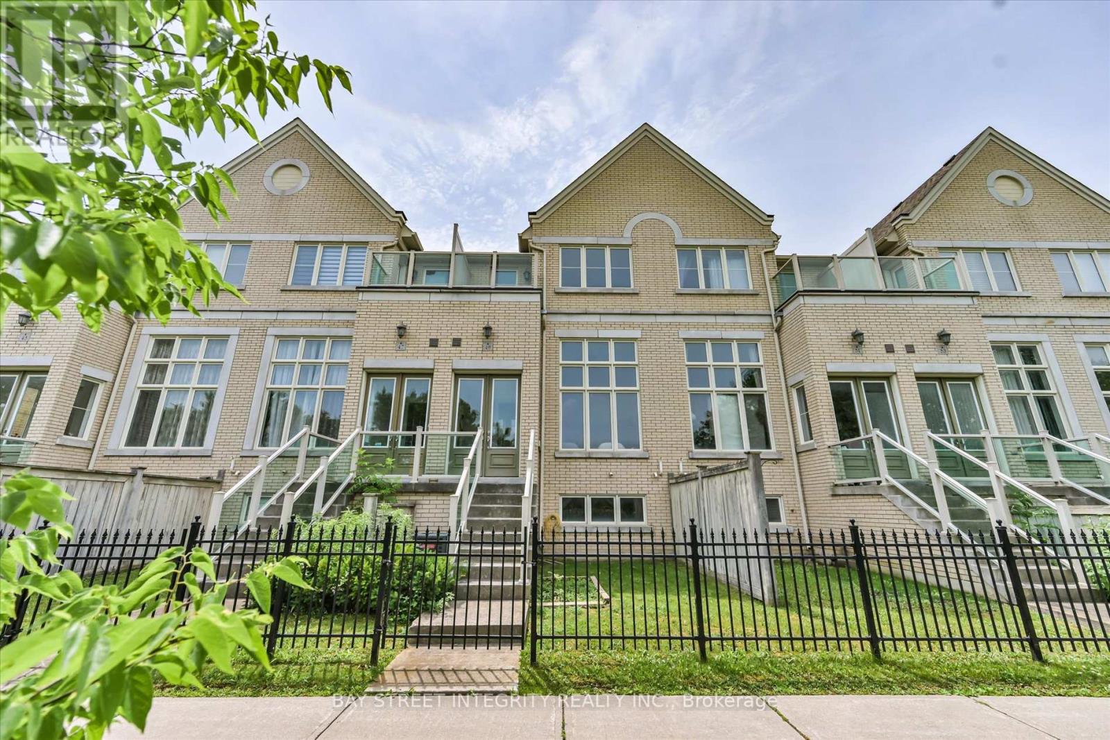 49 Victor Herbert Way, Markham, Ontario  L6C 0N6 - Photo 2 - N13537648