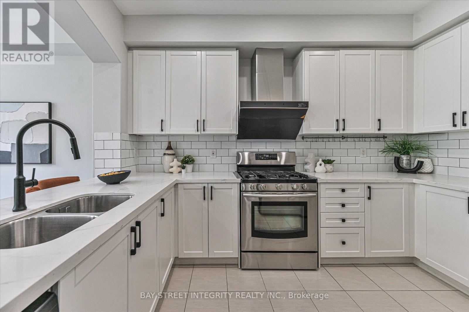 49 Victor Herbert Way, Markham, Ontario  L6C 0N6 - Photo 7 - N13537648