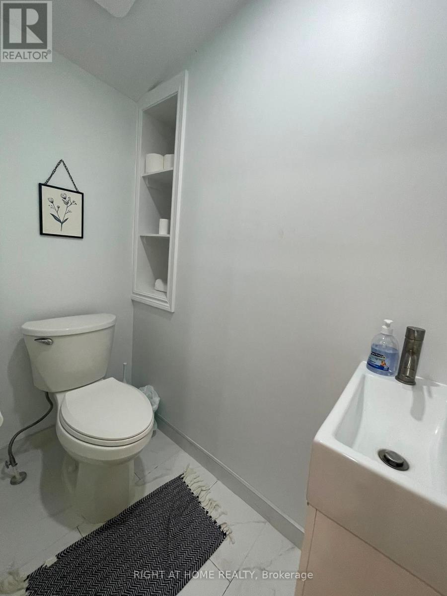 5470 Penetanguishene Road, Springwater, Ontario  L0L 1P0 - Photo 10 - S13537462