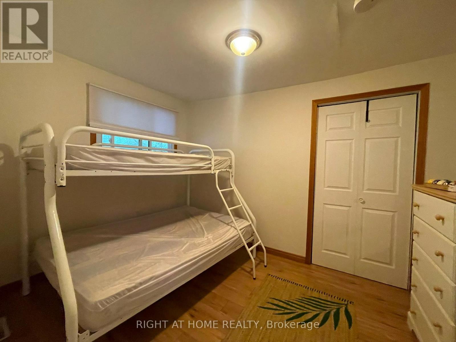 5470 Penetanguishene Road, Springwater, Ontario  L0L 1P0 - Photo 11 - S13537462