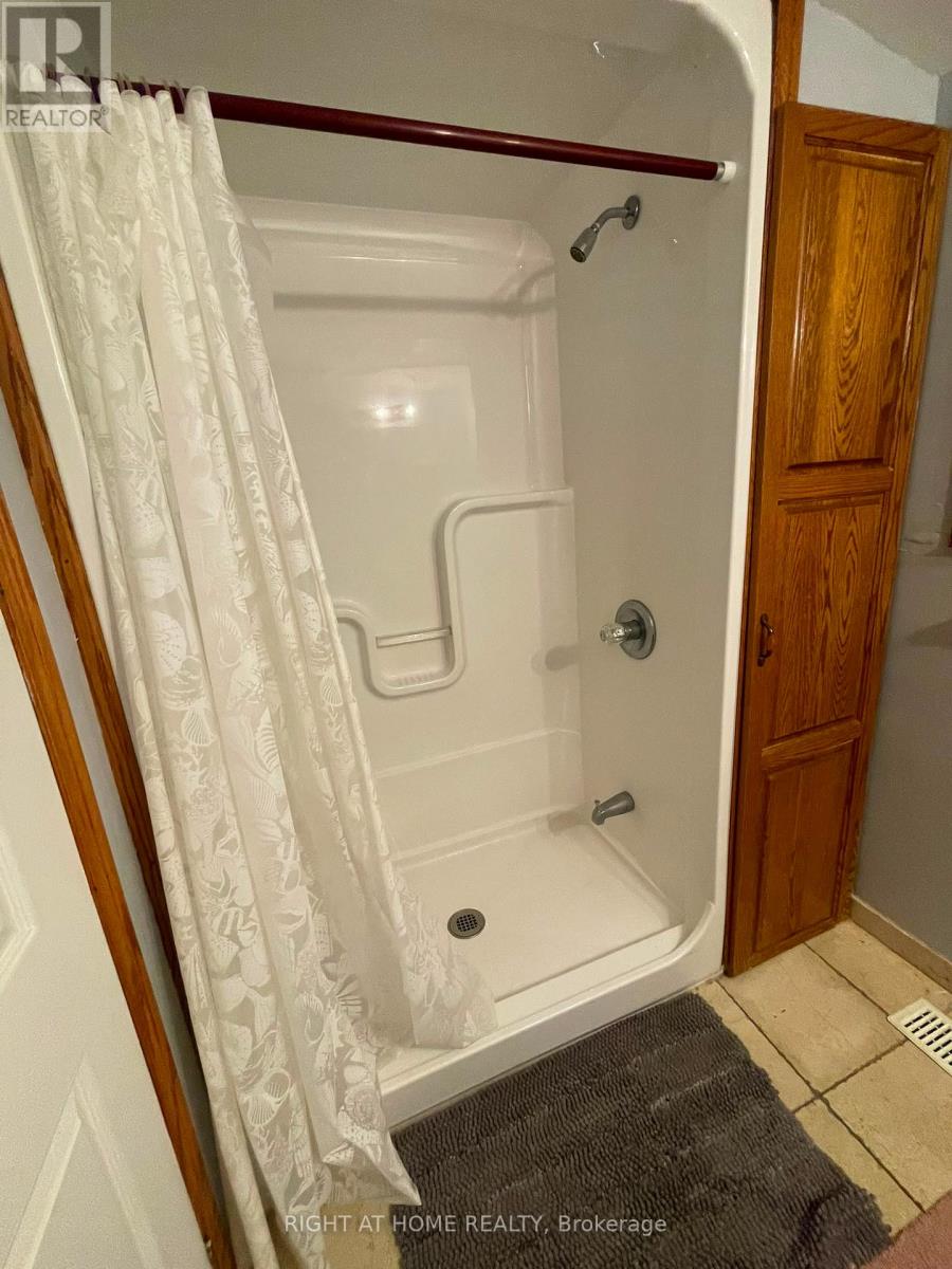 5470 Penetanguishene Road, Springwater, Ontario  L0L 1P0 - Photo 14 - S13537462