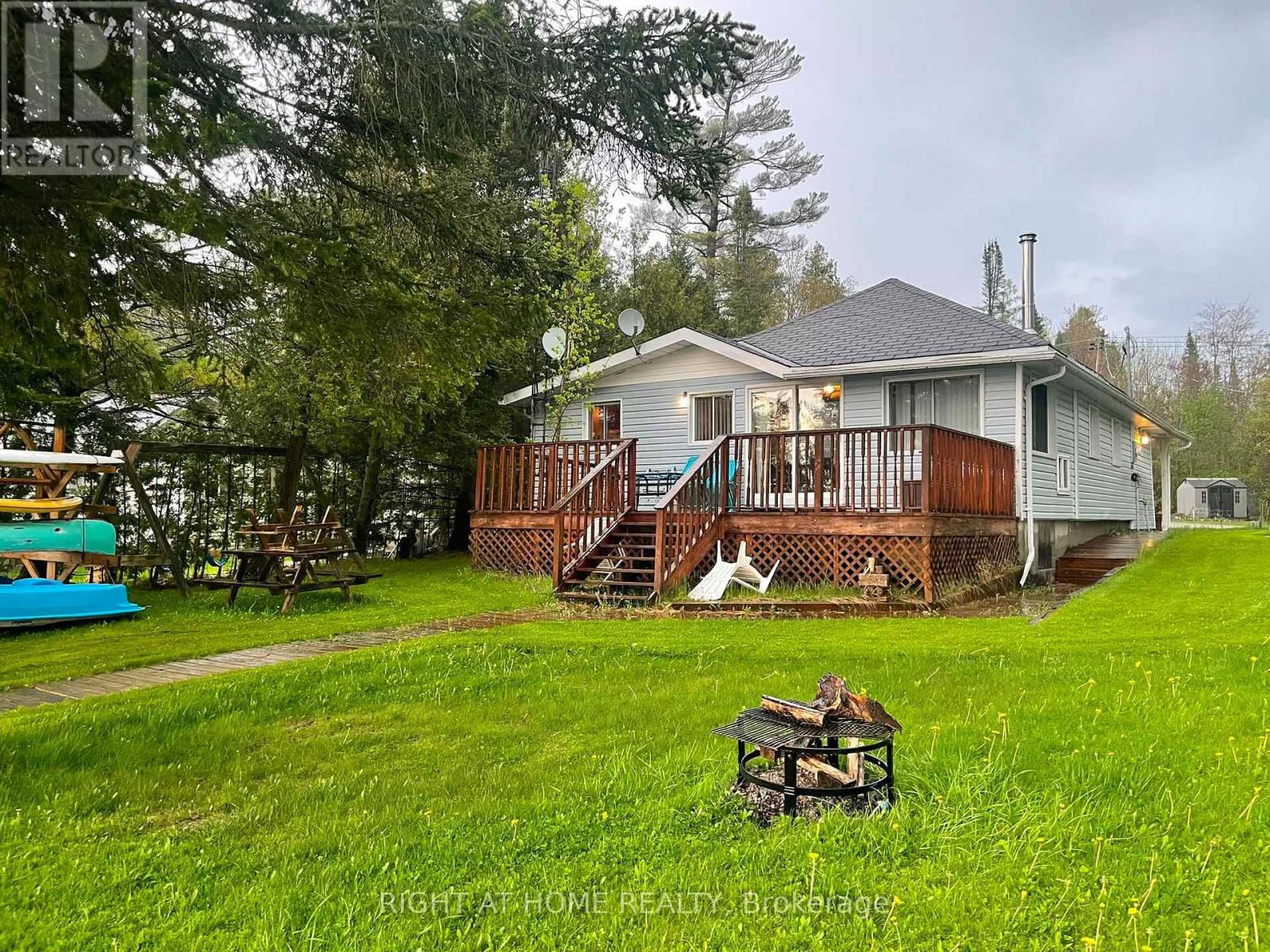5470 Penetanguishene Road, Springwater, Ontario  L0L 1P0 - Photo 4 - S13537462