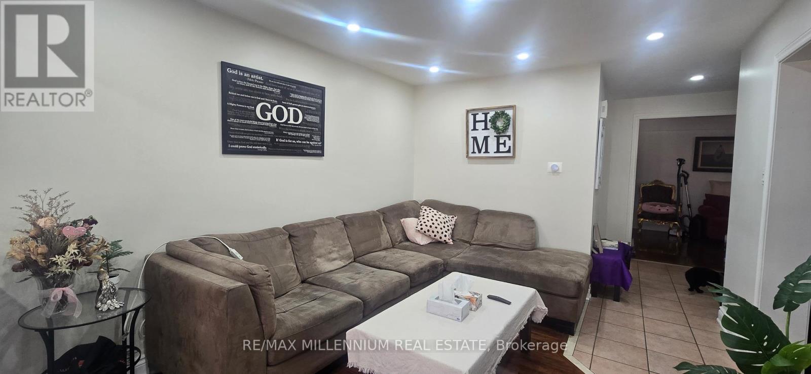 Upper - 32 Abelard Avenue, Brampton, Ontario  L6Y 2K8 - Photo 3 - W13524260