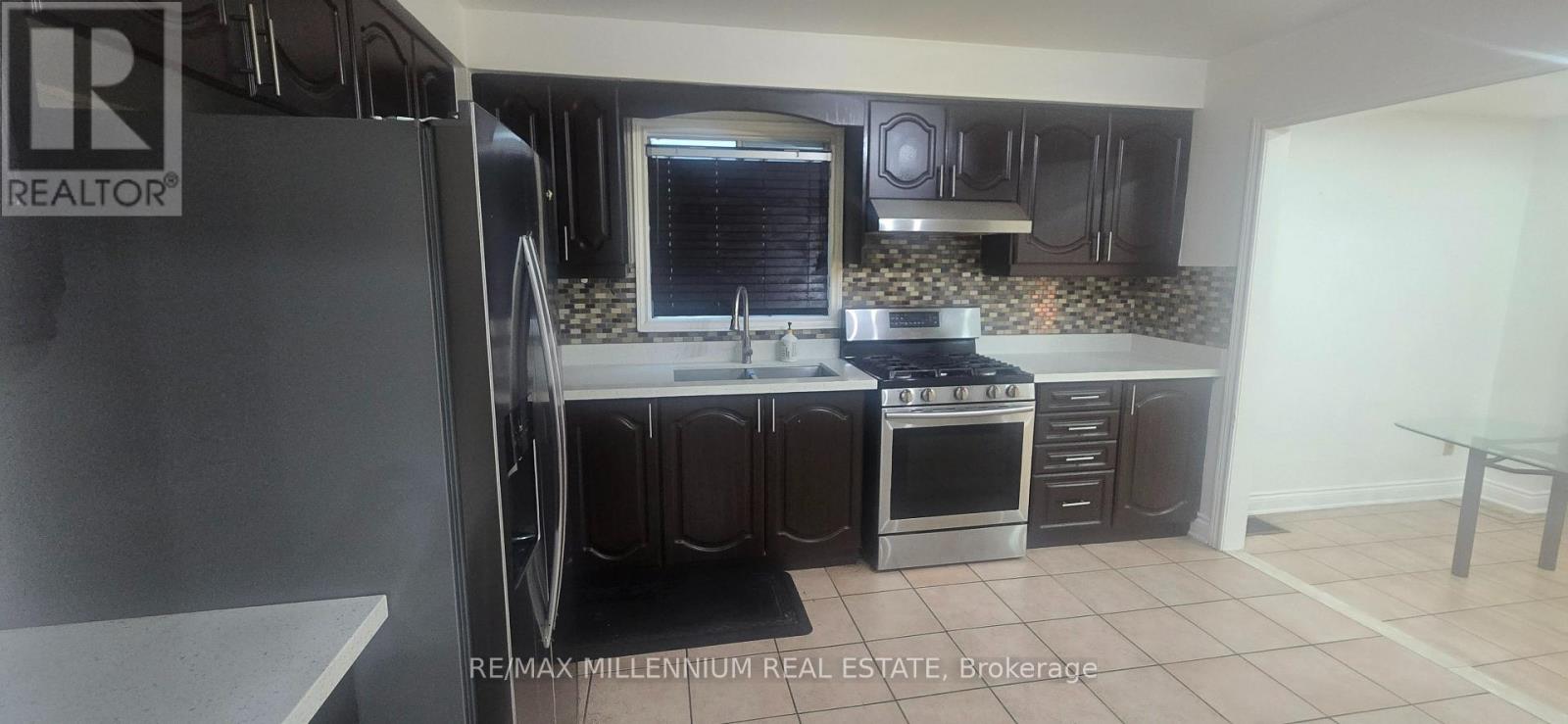Upper - 32 Abelard Avenue, Brampton, Ontario  L6Y 2K8 - Photo 4 - W13524260
