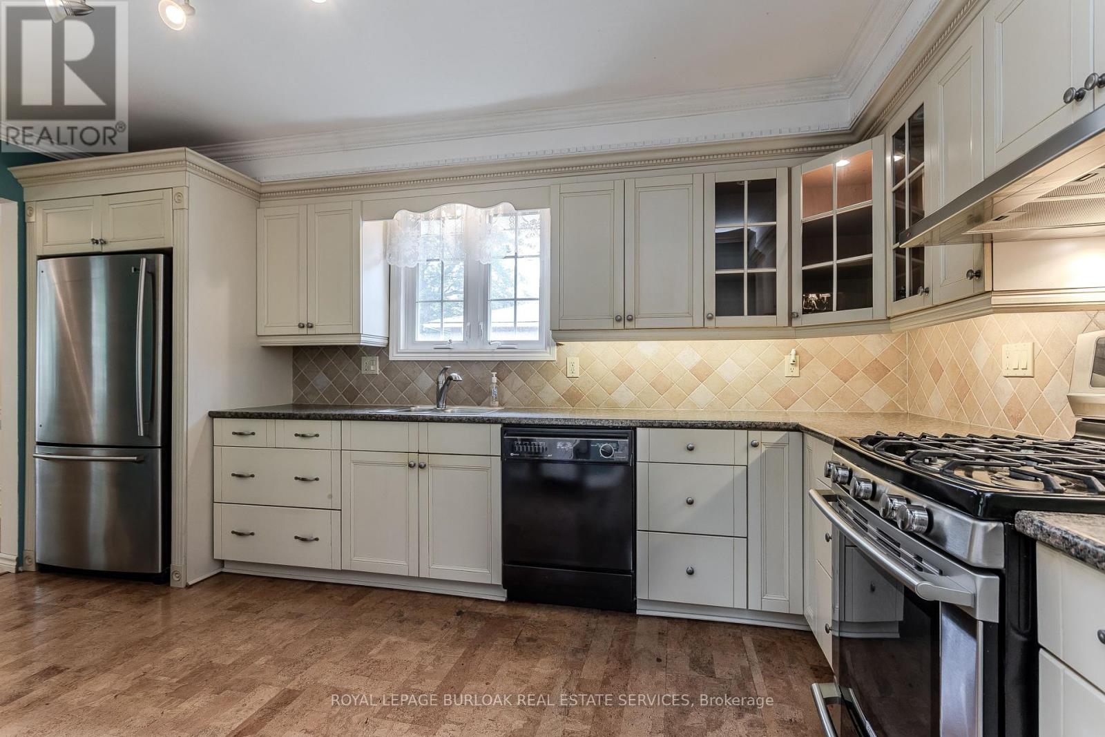 342 Bryant Crescent, Burlington, Ontario  L7L 3Z5 - Photo 13 - W13537488