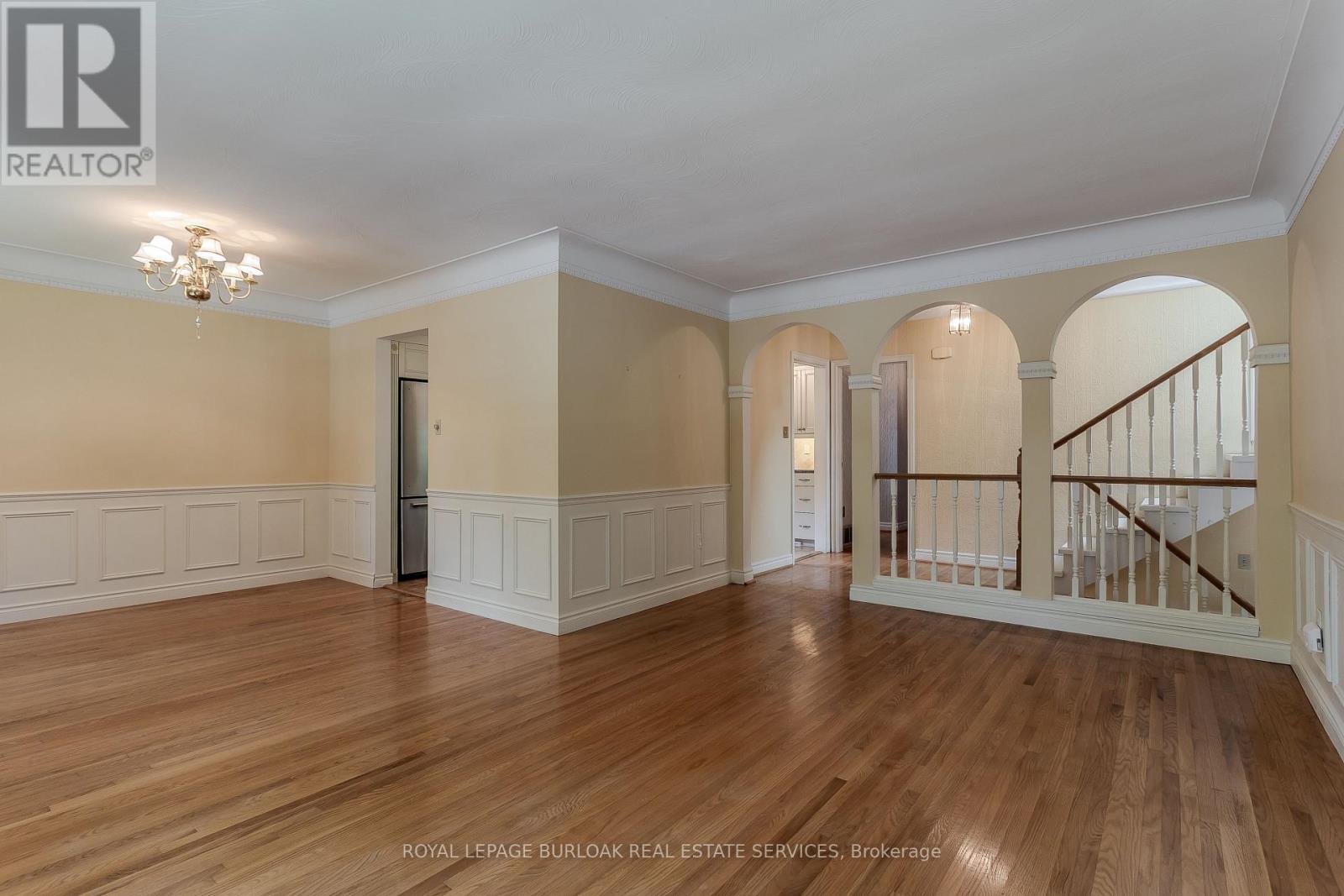 342 Bryant Crescent, Burlington, Ontario  L7L 3Z5 - Photo 6 - W13537488