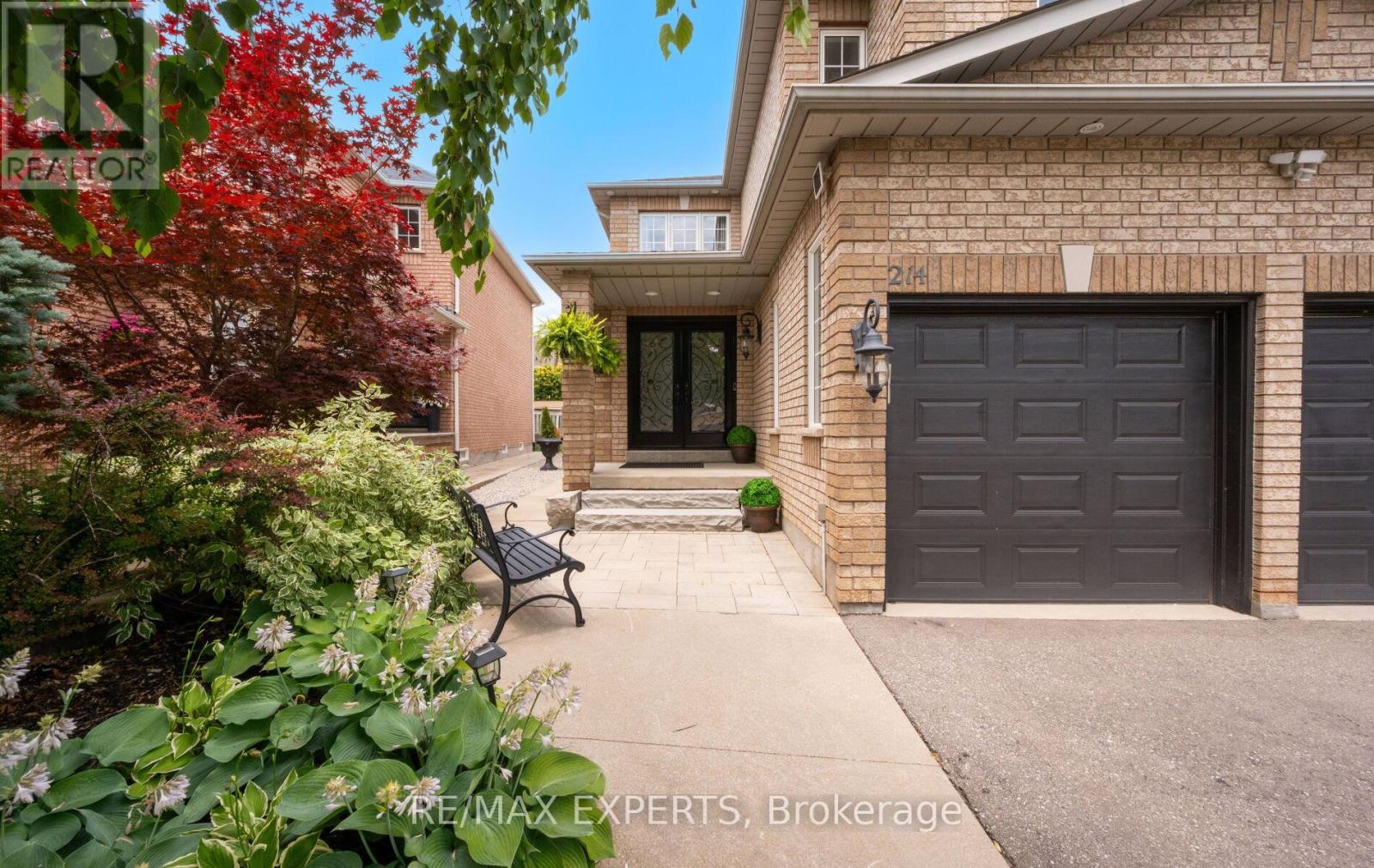 214 Waterbury Street, Caledon, Ontario  L7E 2H9 - Photo 3 - W13537568