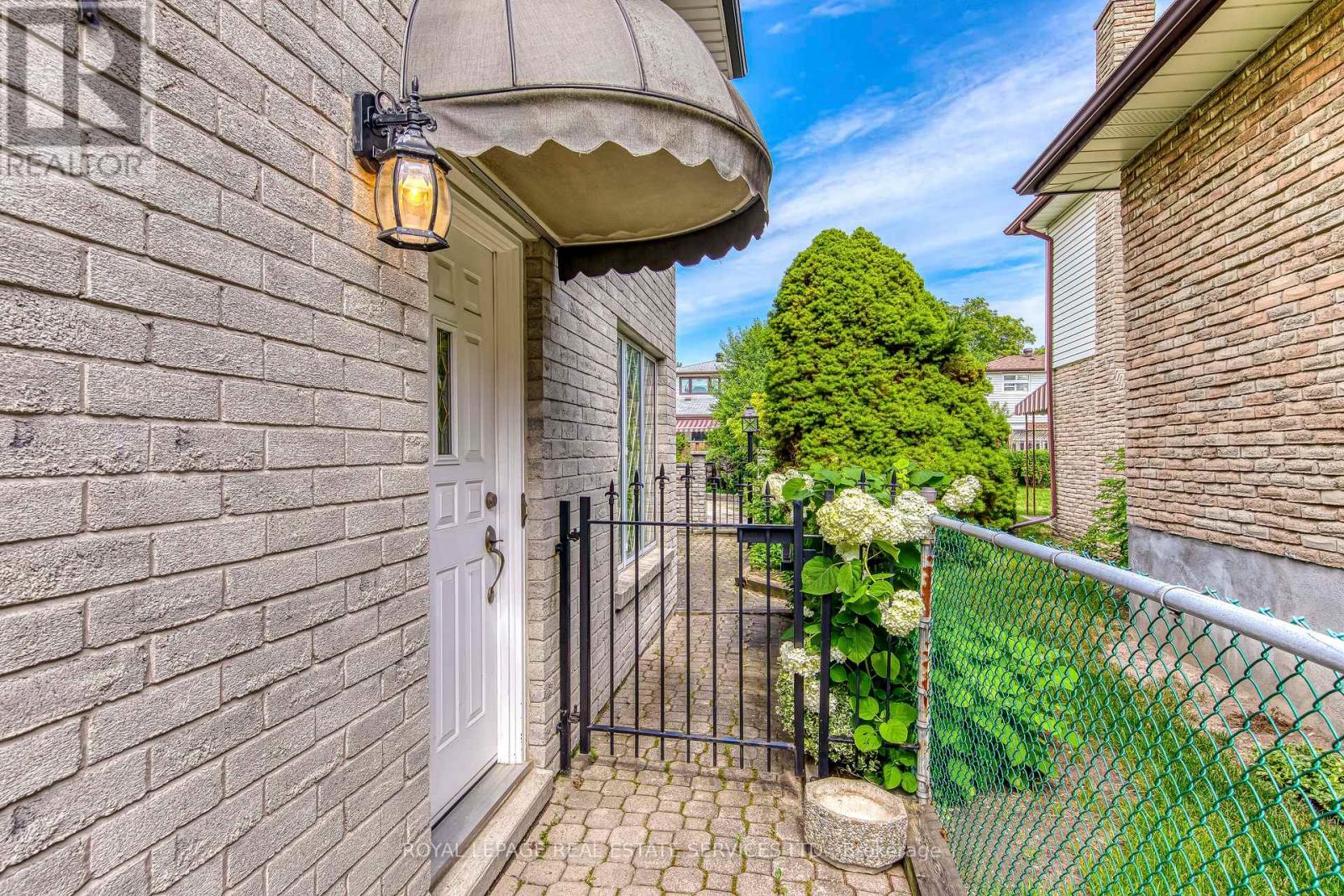 14 Governor Grove Crescent, Brampton, Ontario  L6Y 1A6 - Photo 50 - W13537652
