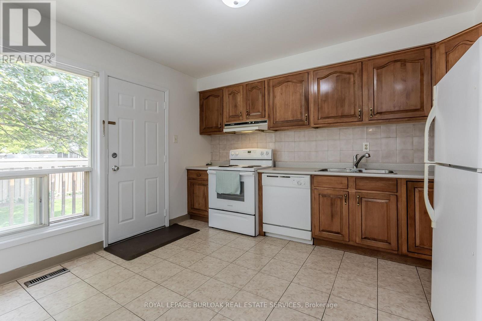 2915 Saint Malo Circle, Mississauga, Ontario  L5N 1S8 - Photo 12 - W13537680