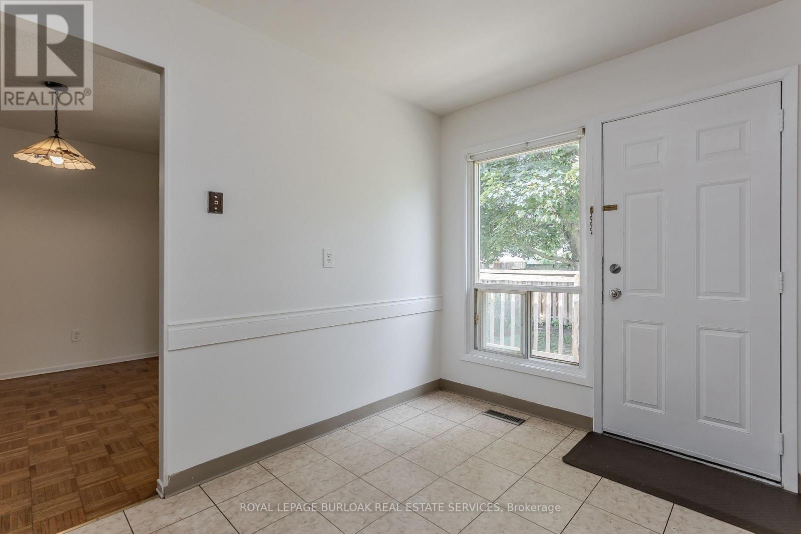 2915 Saint Malo Circle, Mississauga, Ontario  L5N 1S8 - Photo 14 - W13537680