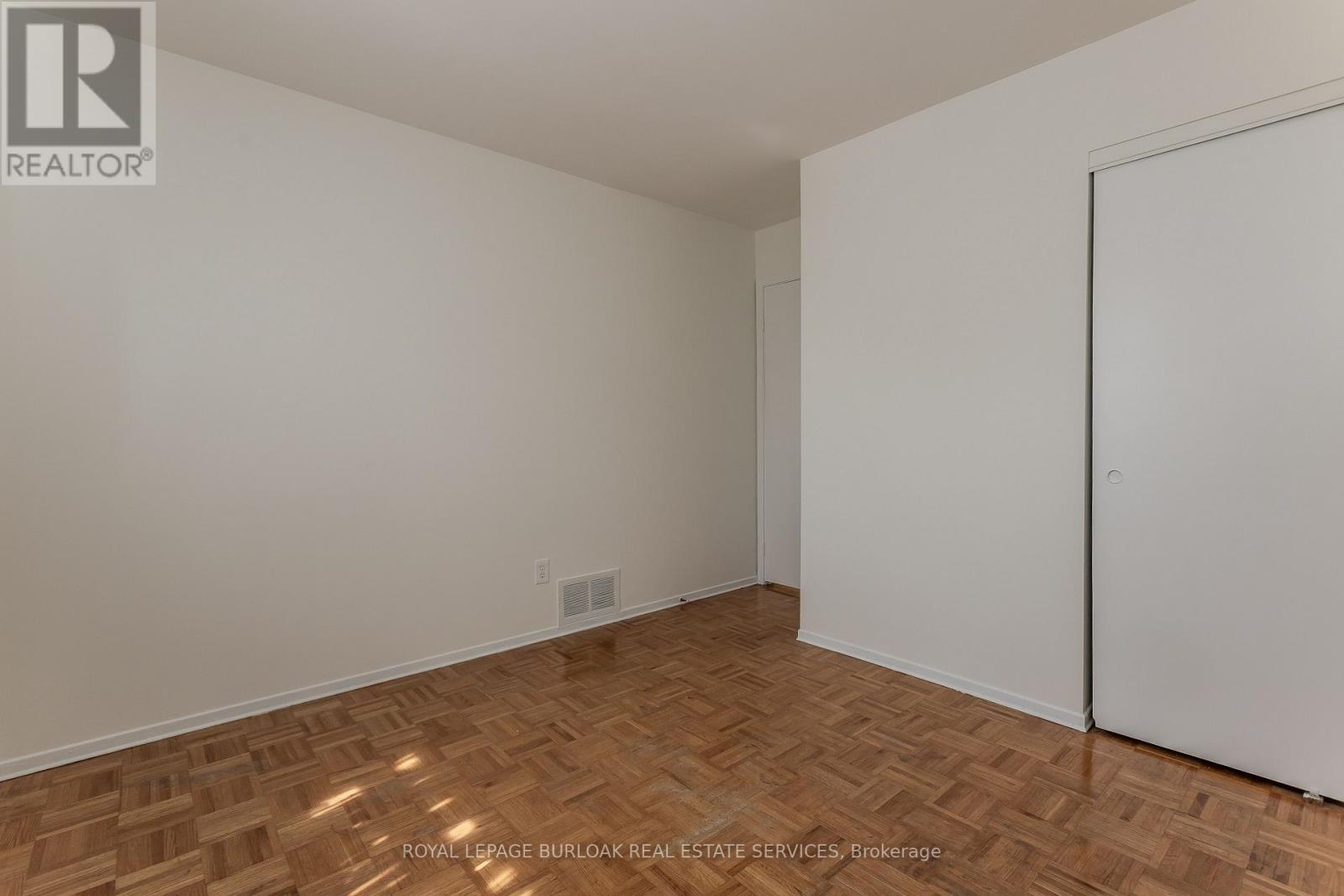2915 Saint Malo Circle, Mississauga, Ontario  L5N 1S8 - Photo 42 - W13537680