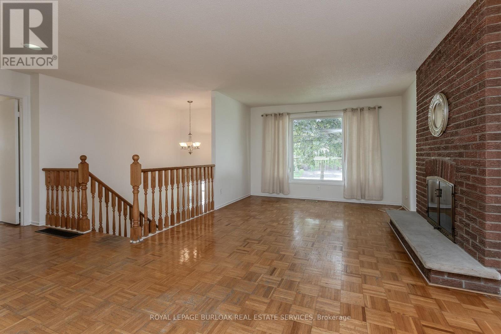 2915 Saint Malo Circle, Mississauga, Ontario  L5N 1S8 - Photo 5 - W13537680