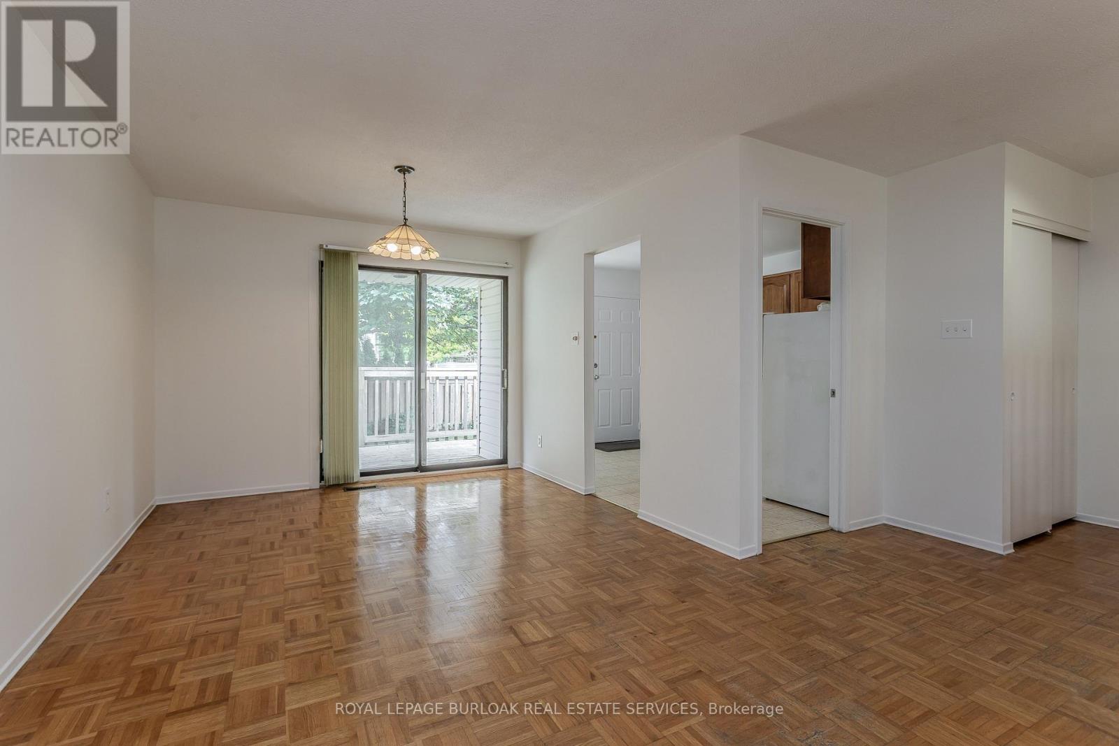 2915 Saint Malo Circle, Mississauga, Ontario  L5N 1S8 - Photo 8 - W13537680