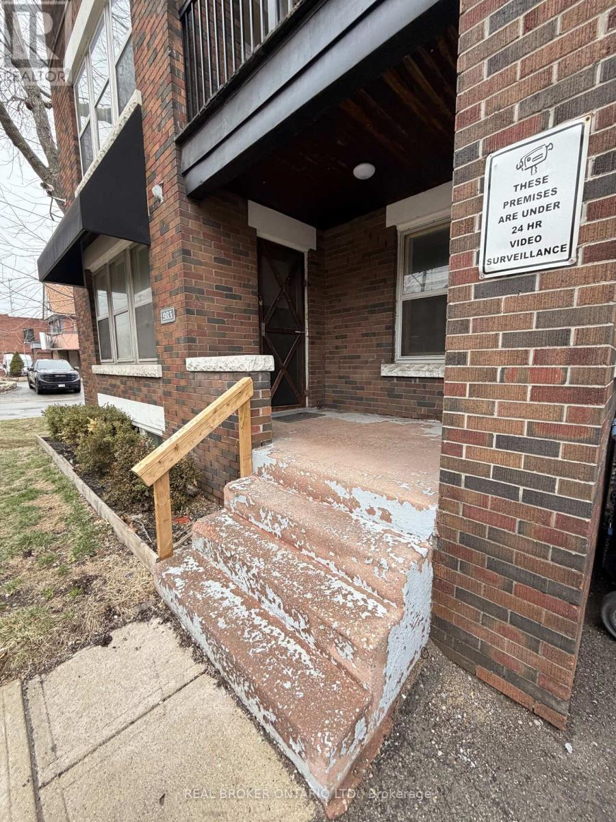 1 - 983 Main Street E, Hamilton, Ontario  L8M 1N3 - Photo 3 - X13537316