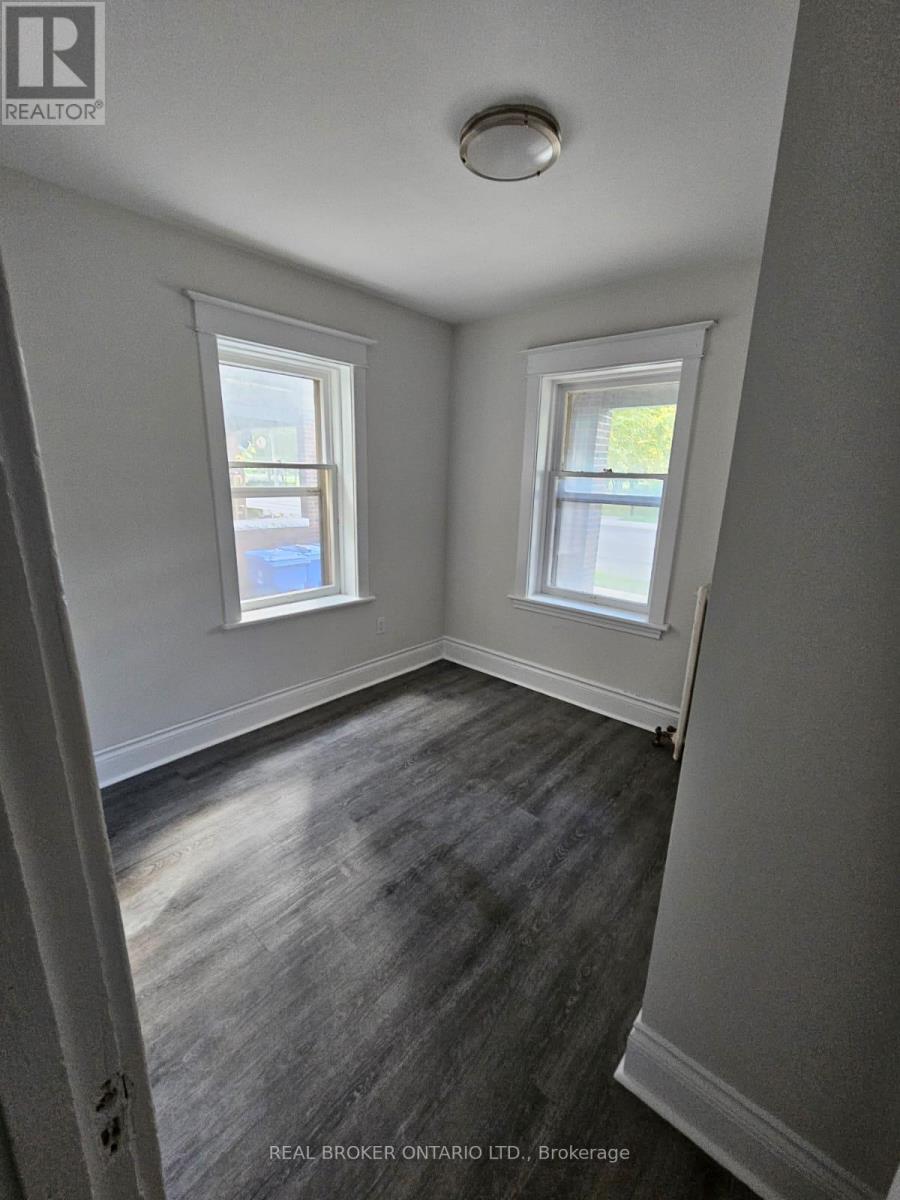 1 - 983 Main Street E, Hamilton, Ontario  L8M 1N3 - Photo 5 - X13537316
