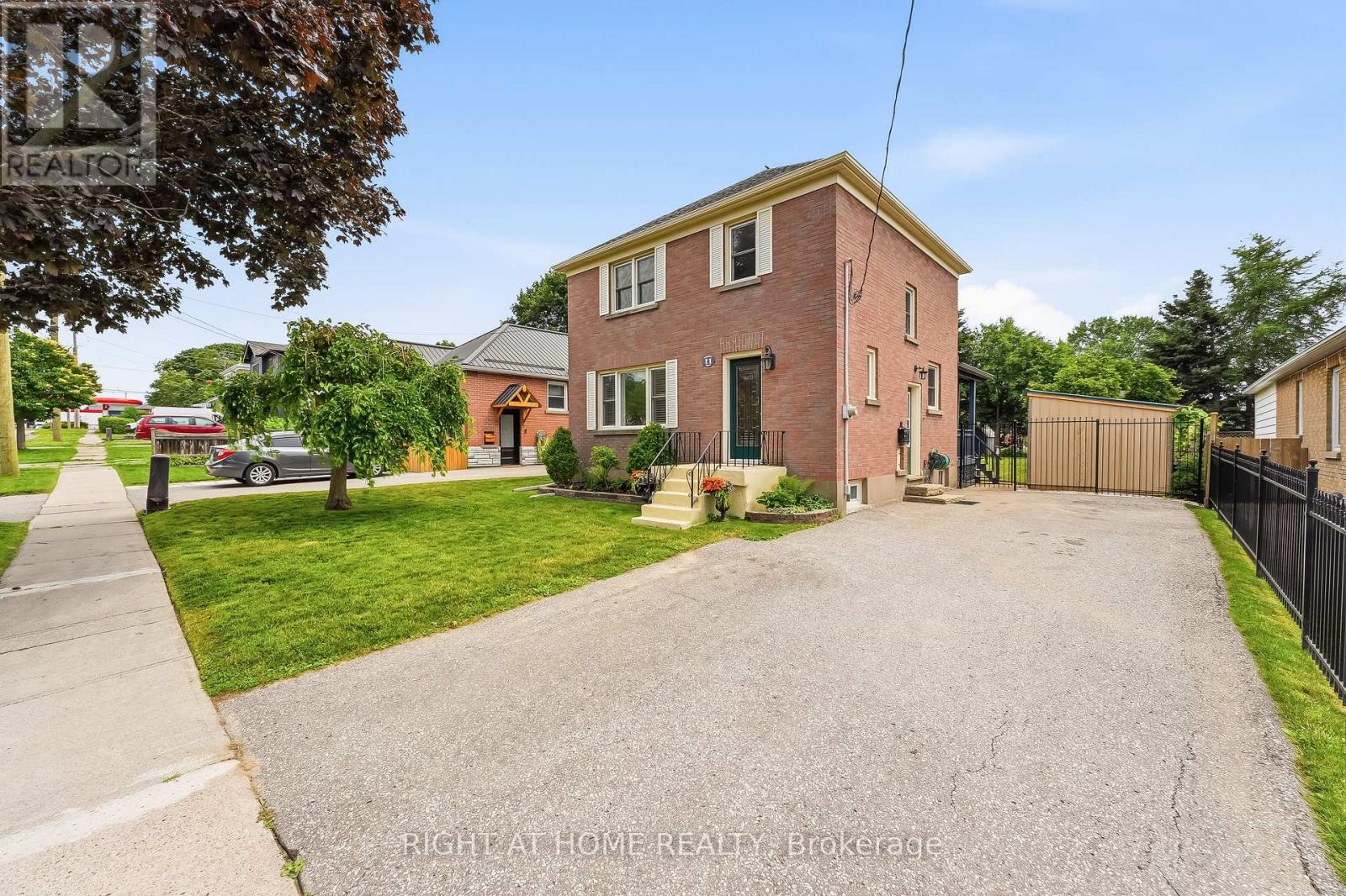 11 CLOVELLY STREET, Port Hope, Ontario