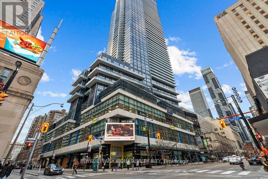 120 - 384 YONGE STREET, Toronto, Ontario