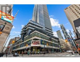 120 - 384 YONGE STREET, Toronto, Ontario