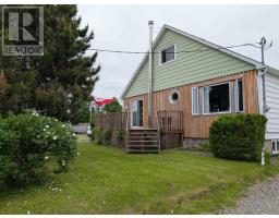 20 Montreal AVE, Wawa, Ontario