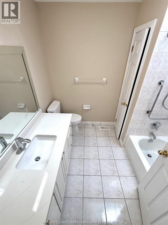 660 Caruso, Windsor, Ontario  N9G 2M6 - Photo 16 - 26016381