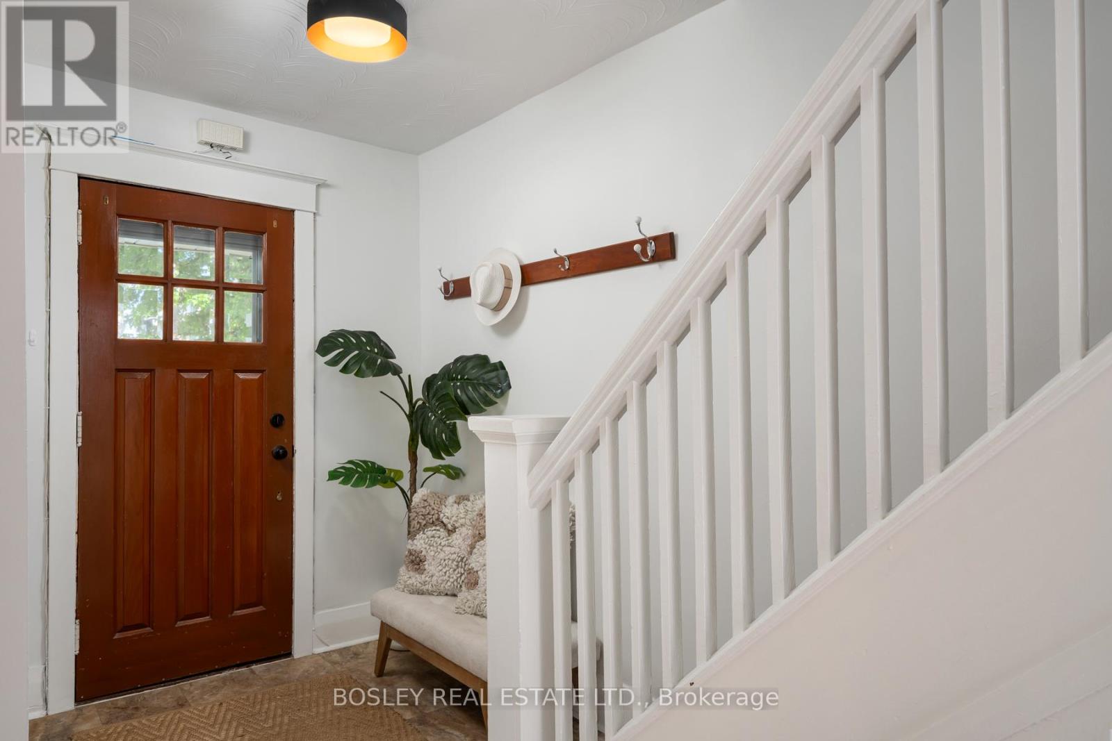 129 Linsmore Crescent, Toronto, Ontario M4J 4L1 - Photo 4 - E13533650
