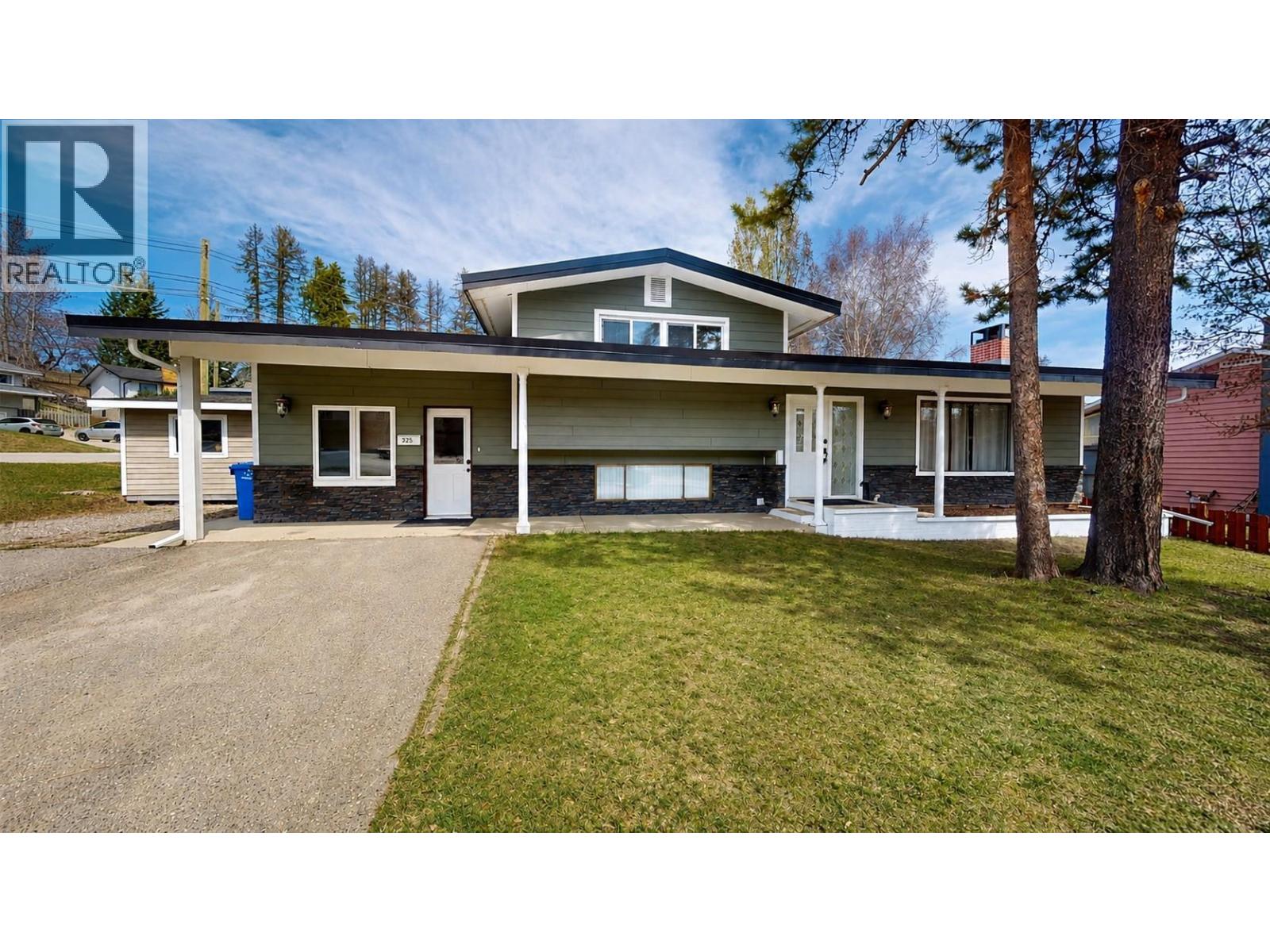 325 4th Avenue, Kimberley, British Columbia V1A 2Z2 - Photo 1 - 10393989