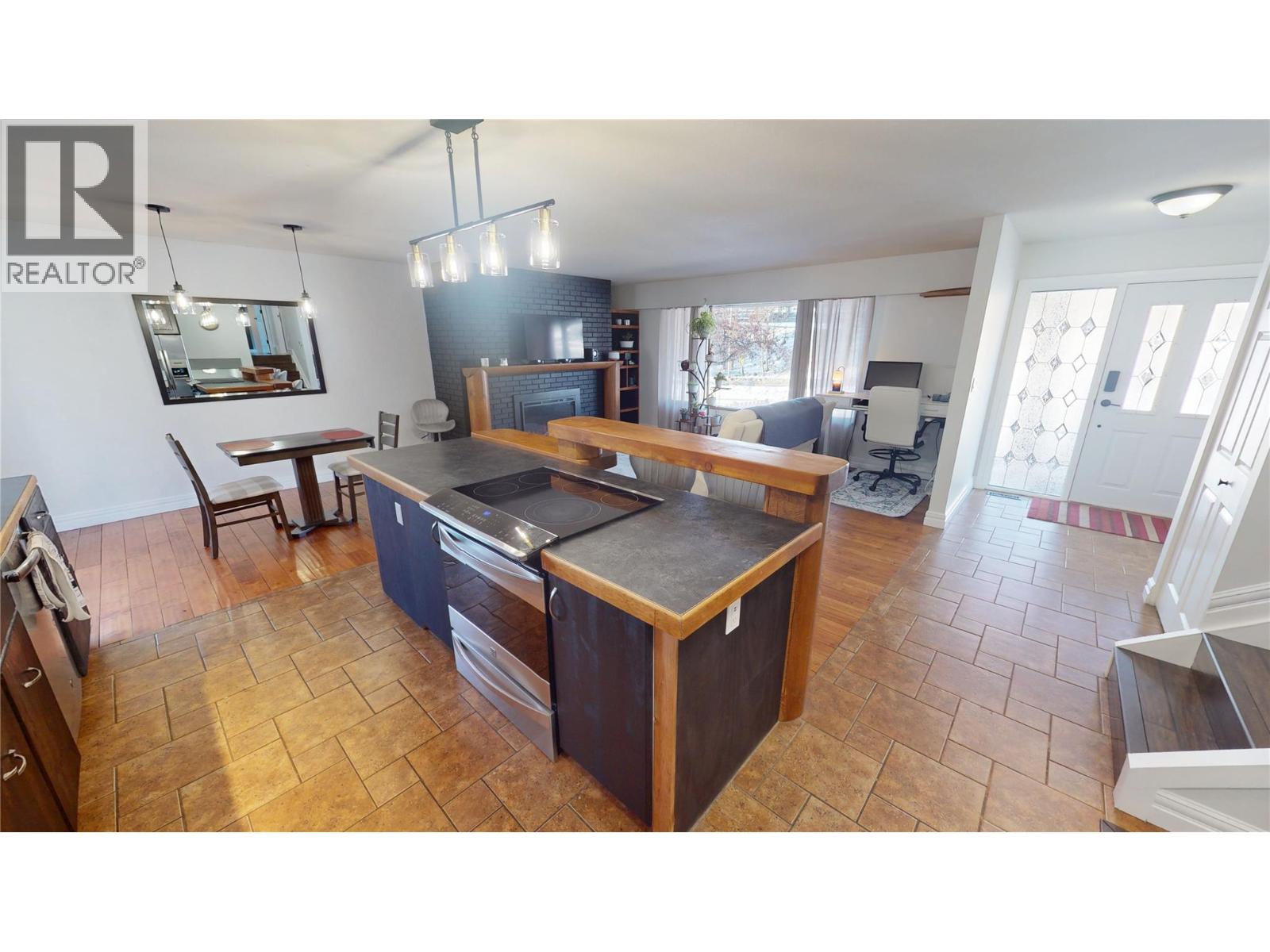 325 4th Avenue, Kimberley, British Columbia V1A 2Z2 - Photo 6 - 10393989