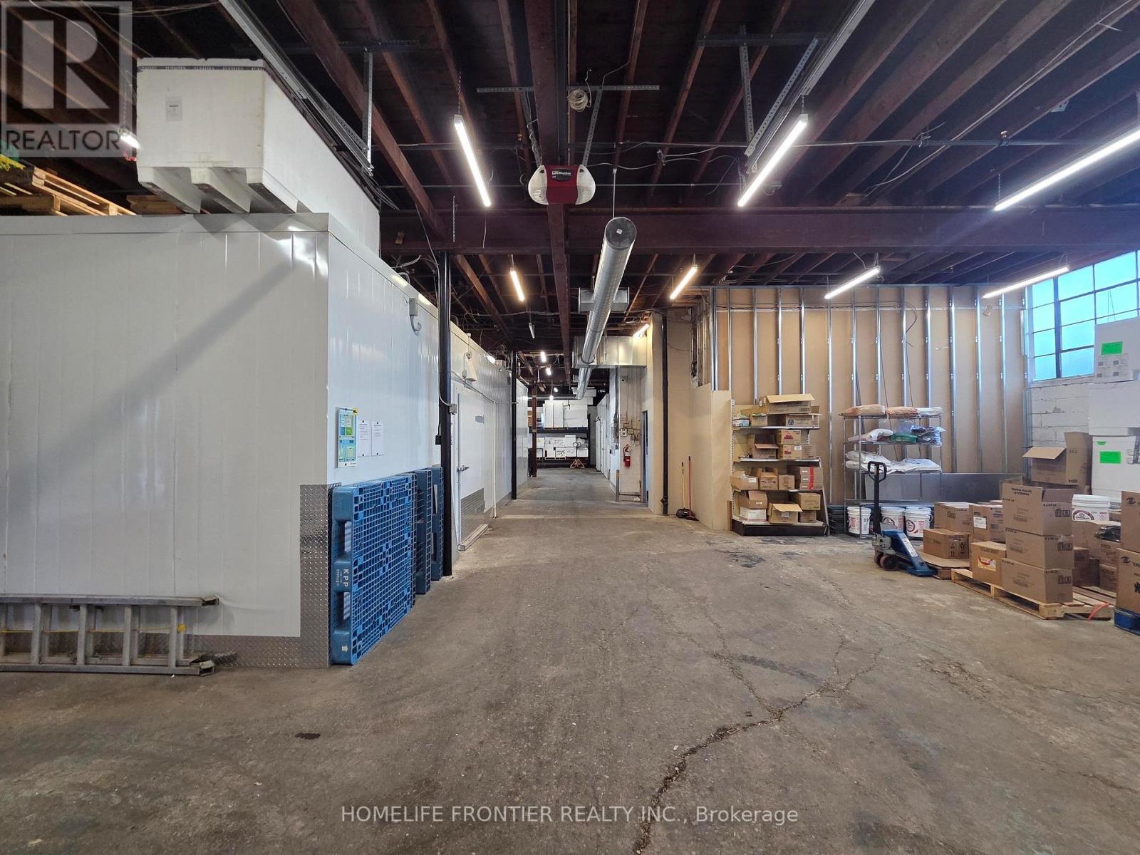13 Racine Road, Toronto, Ontario M9W 2Z2 - Photo 5 - W12985914