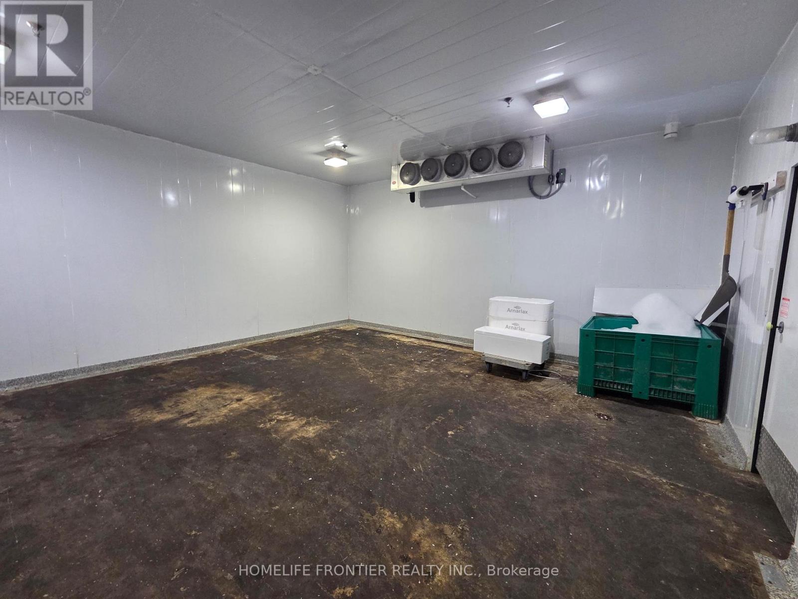 13 Racine Road, Toronto, Ontario M9W 2Z2 - Photo 8 - W12985914
