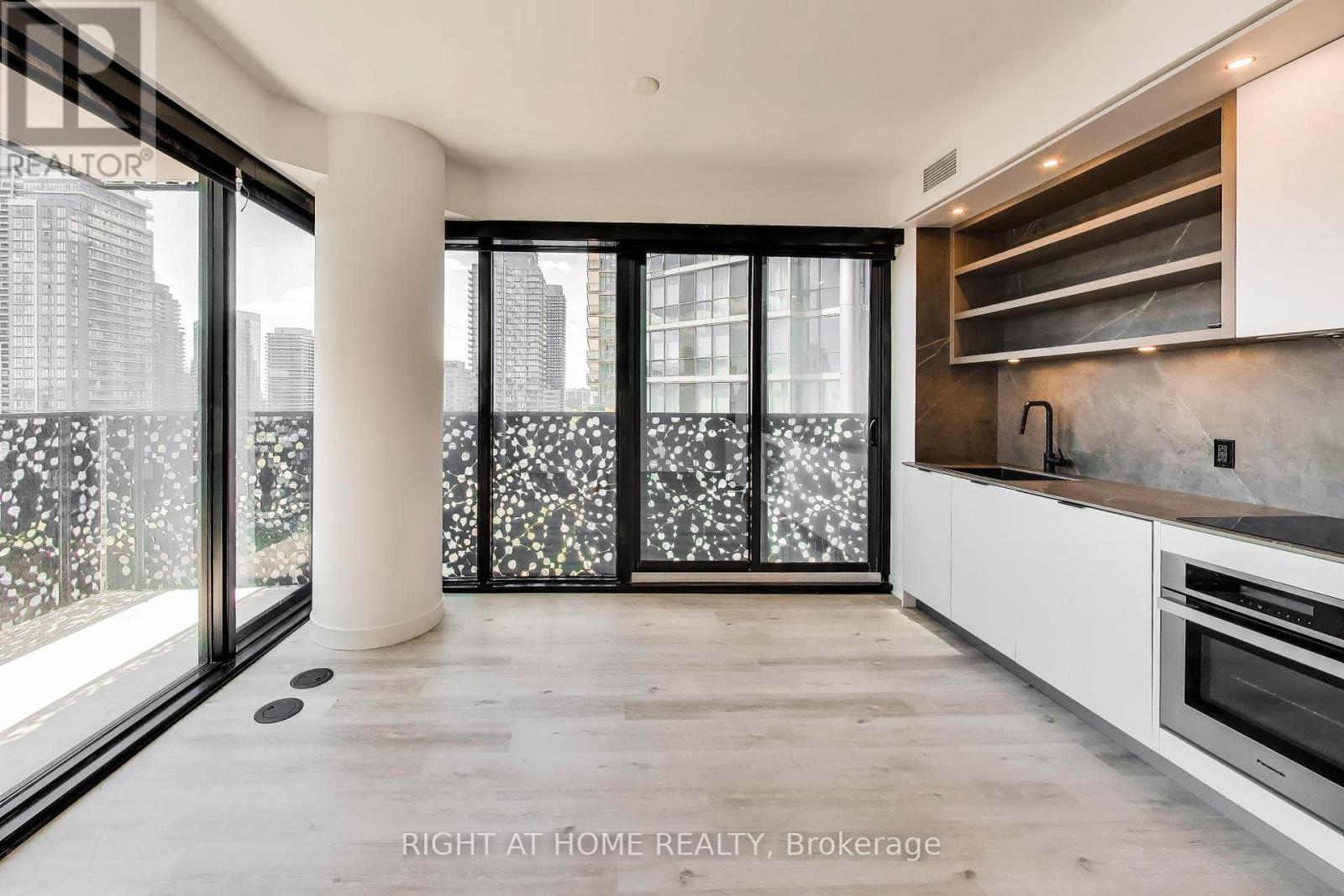1406 - 55 Charles Street E, Toronto, Ontario M4Y 0J1 - Photo 4 - C13537876