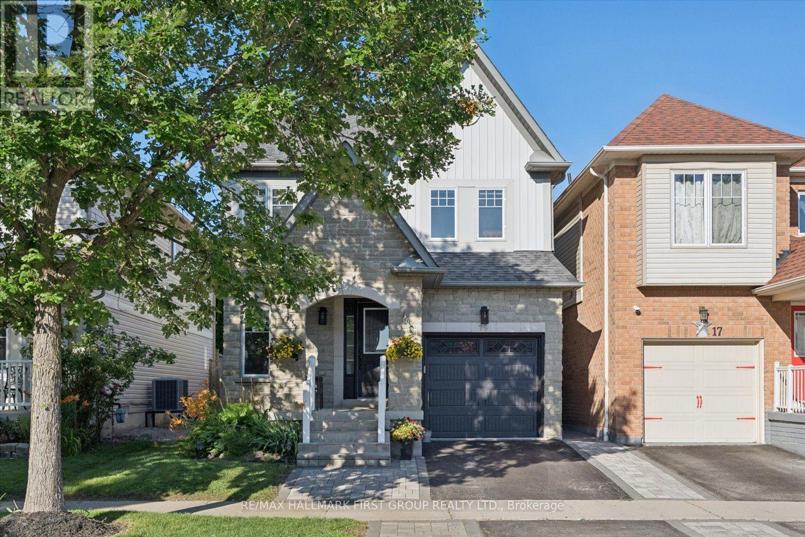 19 HARRONGATE PLACE, Whitby, Ontario