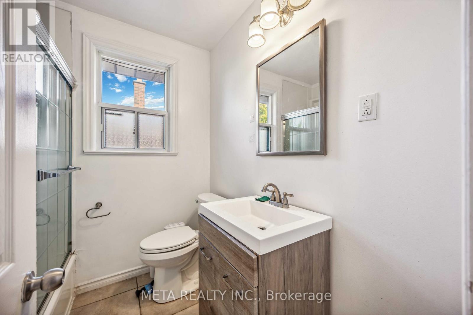 94 Greenock Avenue, Toronto, Ontario  M1G 3A3 - Photo 5 - E13537808