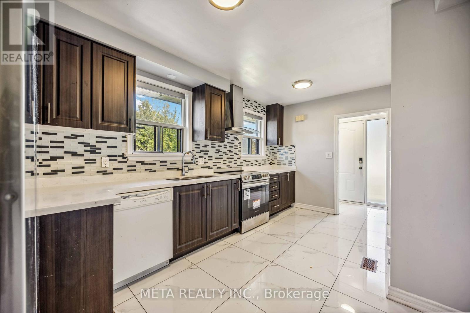 94 Greenock Avenue, Toronto, Ontario  M1G 3A3 - Photo 7 - E13537808