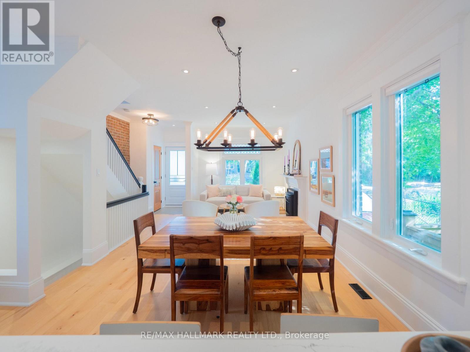 33 Frizzell Avenue, Toronto, Ontario  M4K 1H8 - Photo 11 - E13537812
