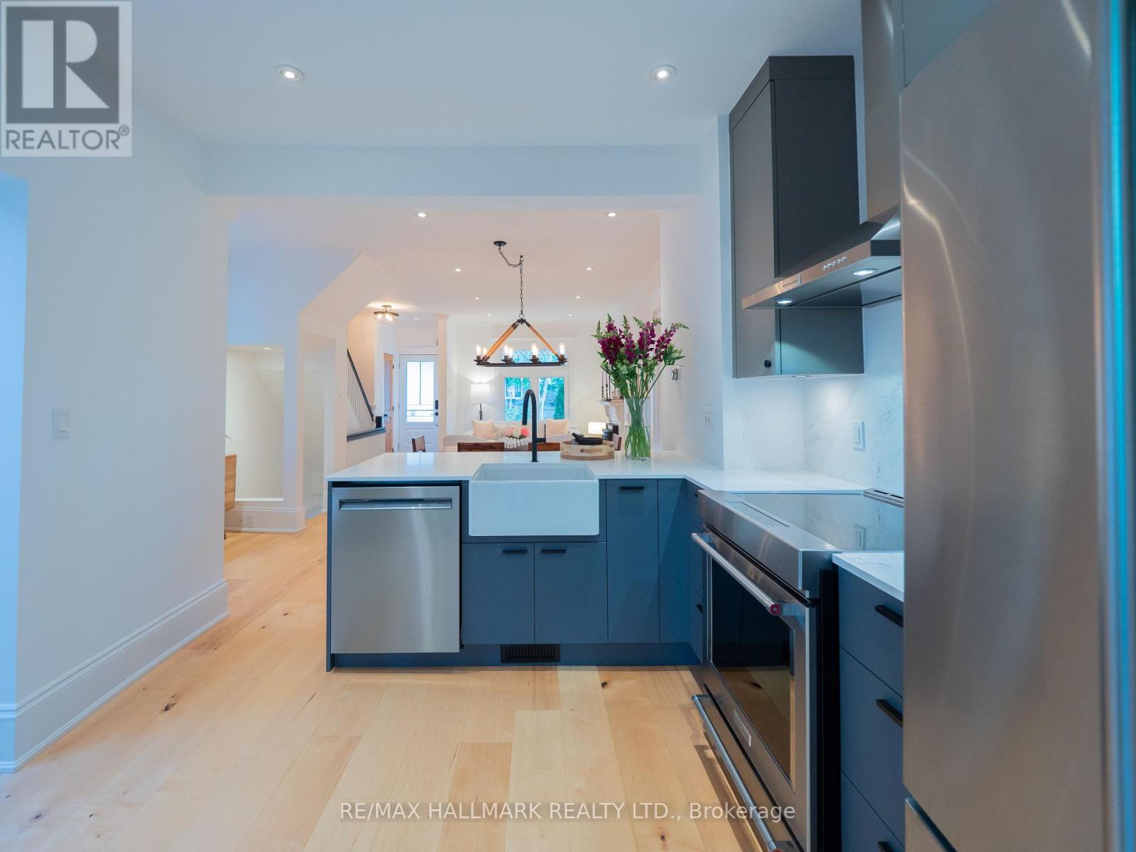 33 Frizzell Avenue, Toronto, Ontario  M4K 1H8 - Photo 15 - E13537812