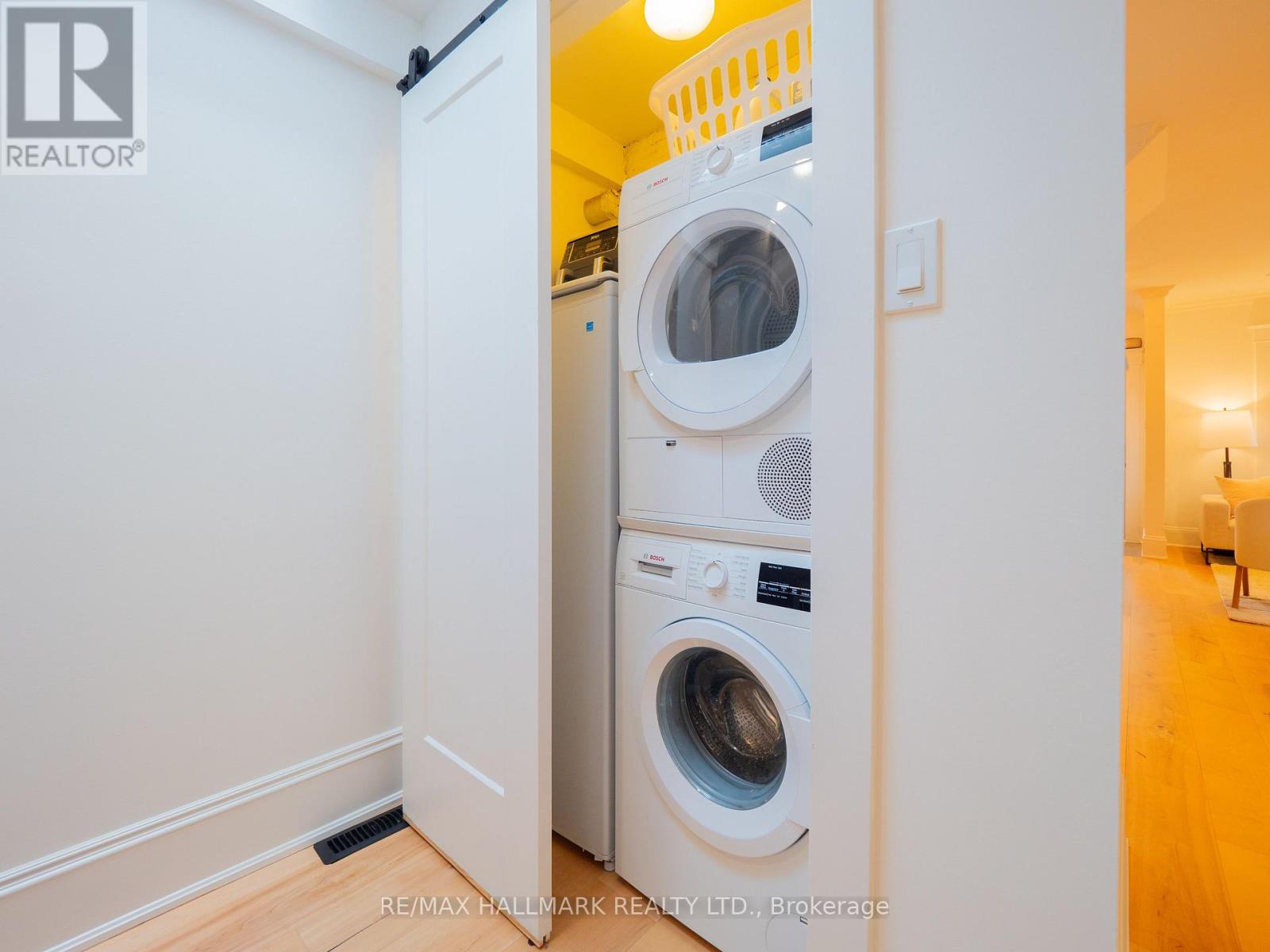 33 Frizzell Avenue, Toronto, Ontario  M4K 1H8 - Photo 17 - E13537812