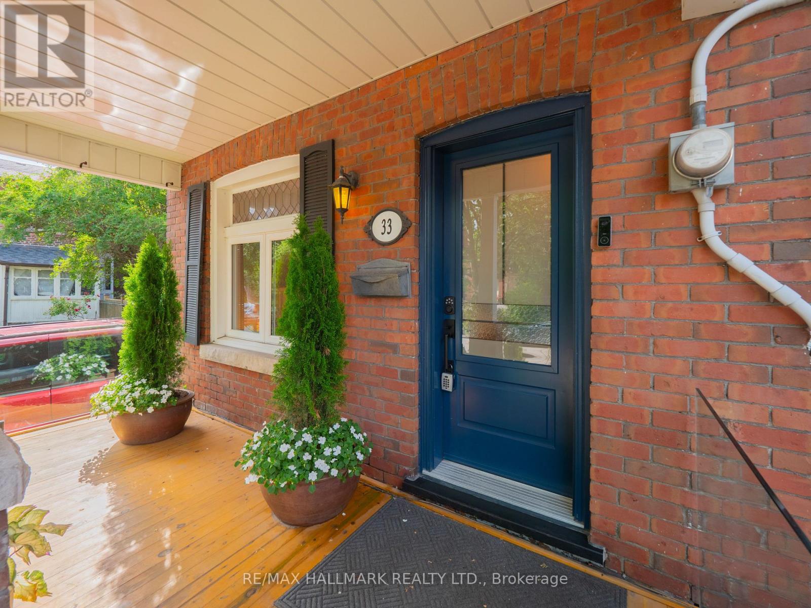 33 Frizzell Avenue, Toronto, Ontario  M4K 1H8 - Photo 3 - E13537812