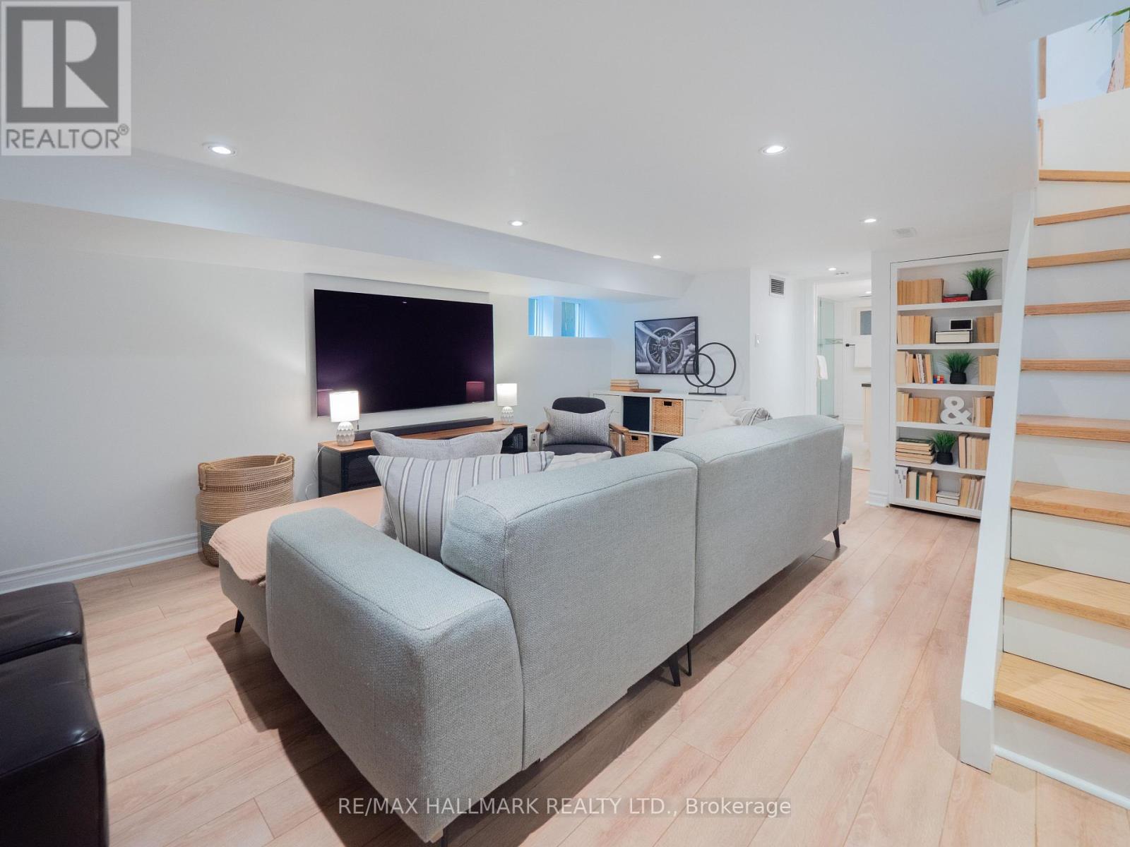 33 Frizzell Avenue, Toronto, Ontario  M4K 1H8 - Photo 32 - E13537812